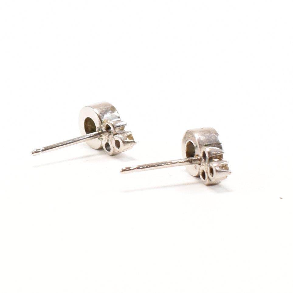 PAIR 18CT WHITE GOLD & DIAMOND EARRINGS - Image 4 of 6