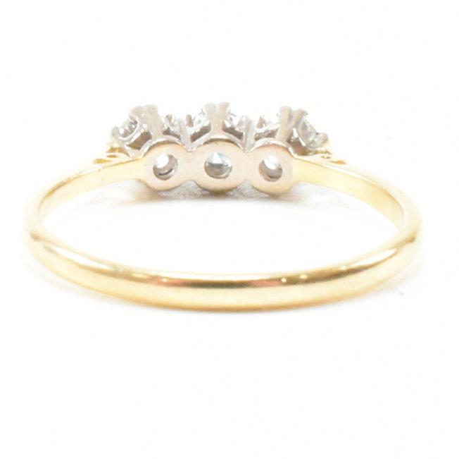 18CT GOLD & DIAMOND THREE STONE RING - Image 5 of 8