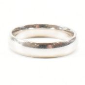 HALLMARKED 9CT WHITE GOLD BAND RING