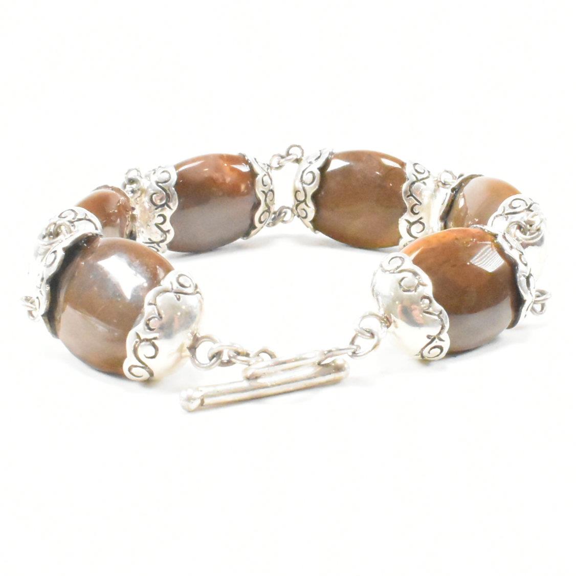 WHITE METAL & HARDSTONE BEAD BRACELET - Image 4 of 8