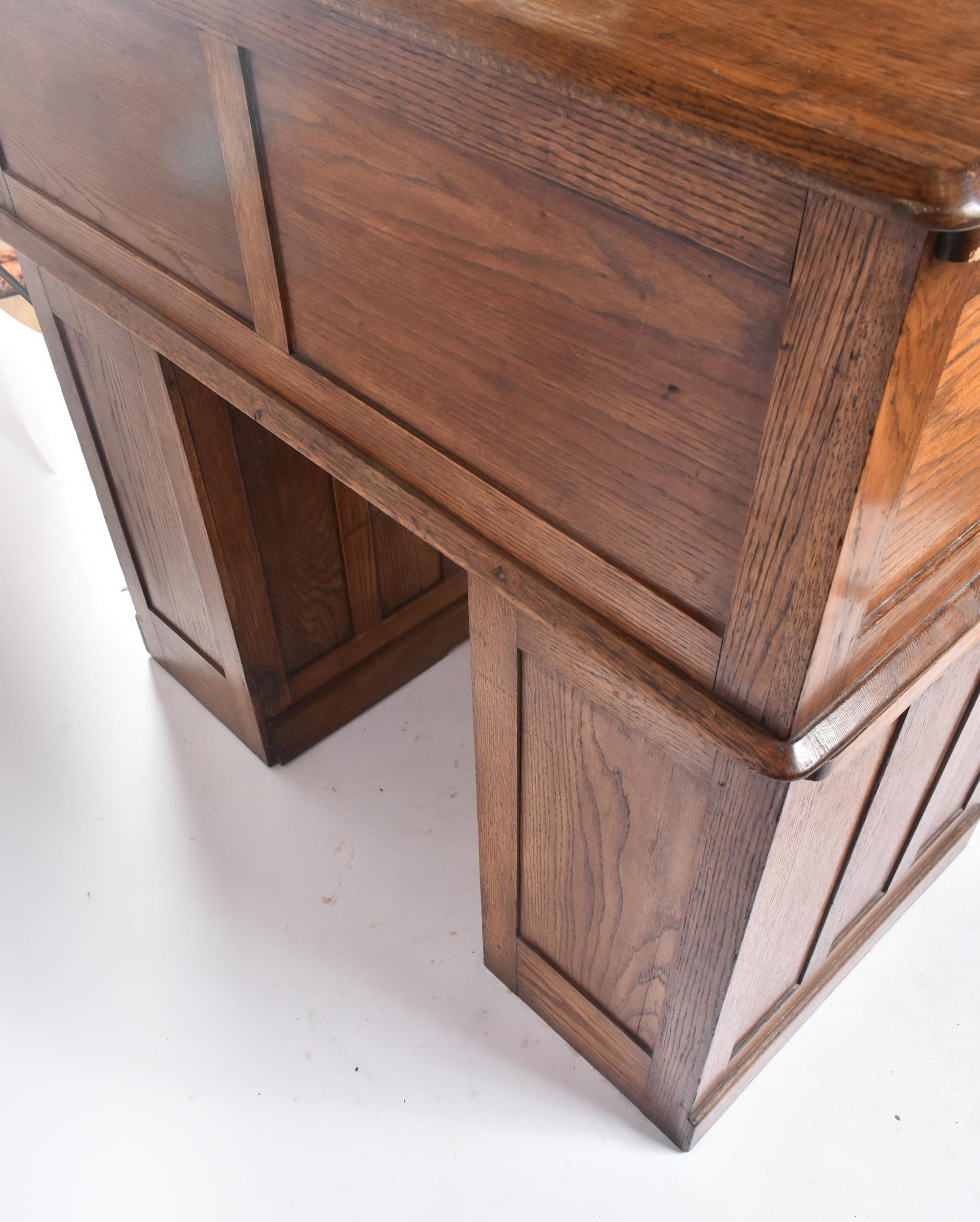 EARLY 20TH CENTURY 1920S OAK HILL'S FURNITURE ROLL TOP DESK - Image 6 of 6