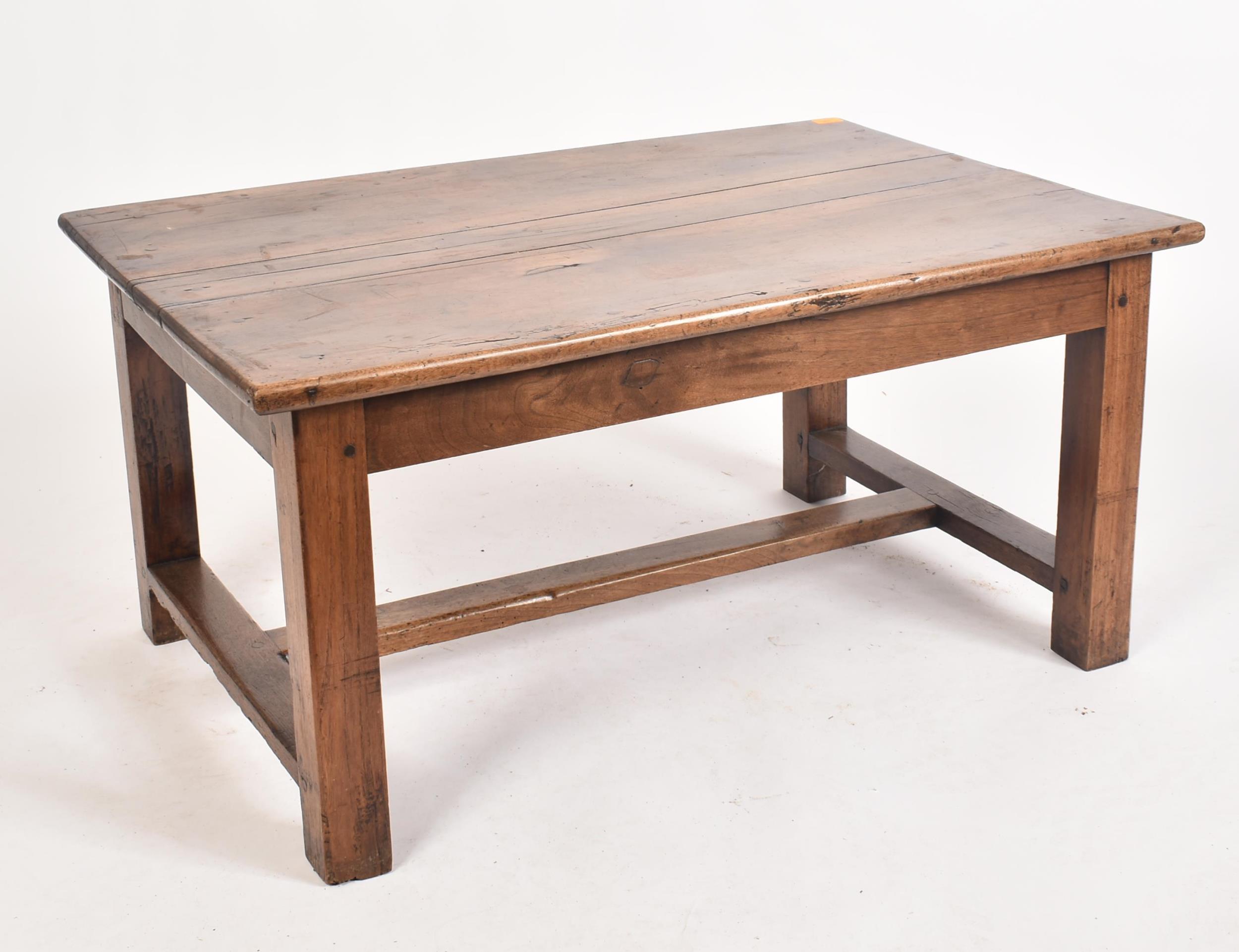 20TH CENTURY OAK COFFEE TABLE / LOW TABLE - Image 2 of 4