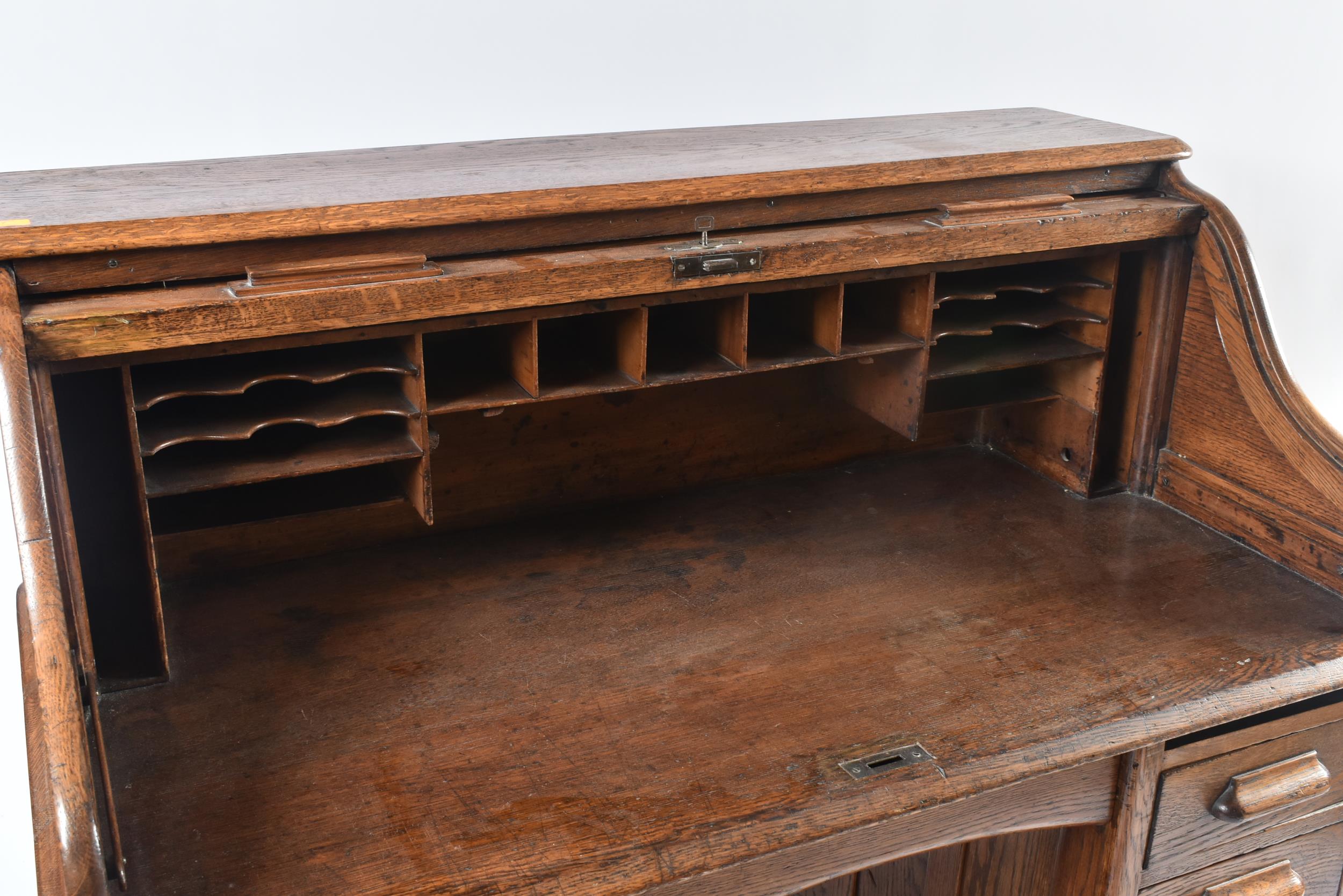 EARLY 20TH CENTURY 1920S OAK HILL'S FURNITURE ROLL TOP DESK - Image 3 of 6