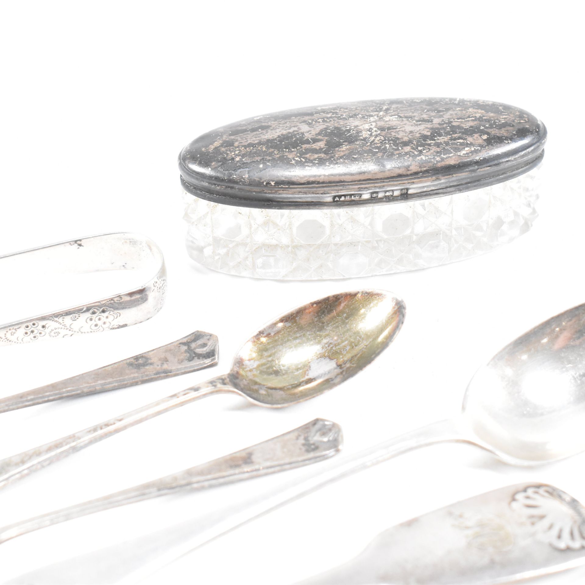 COLLECTION OF HALLMARKED SILVER ITEMS SPOONS SUGAR TONGS - Image 7 of 11