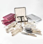 LARGE COLLECTION OF SILVER PLATED FLATWARE WITH ELKINGTON