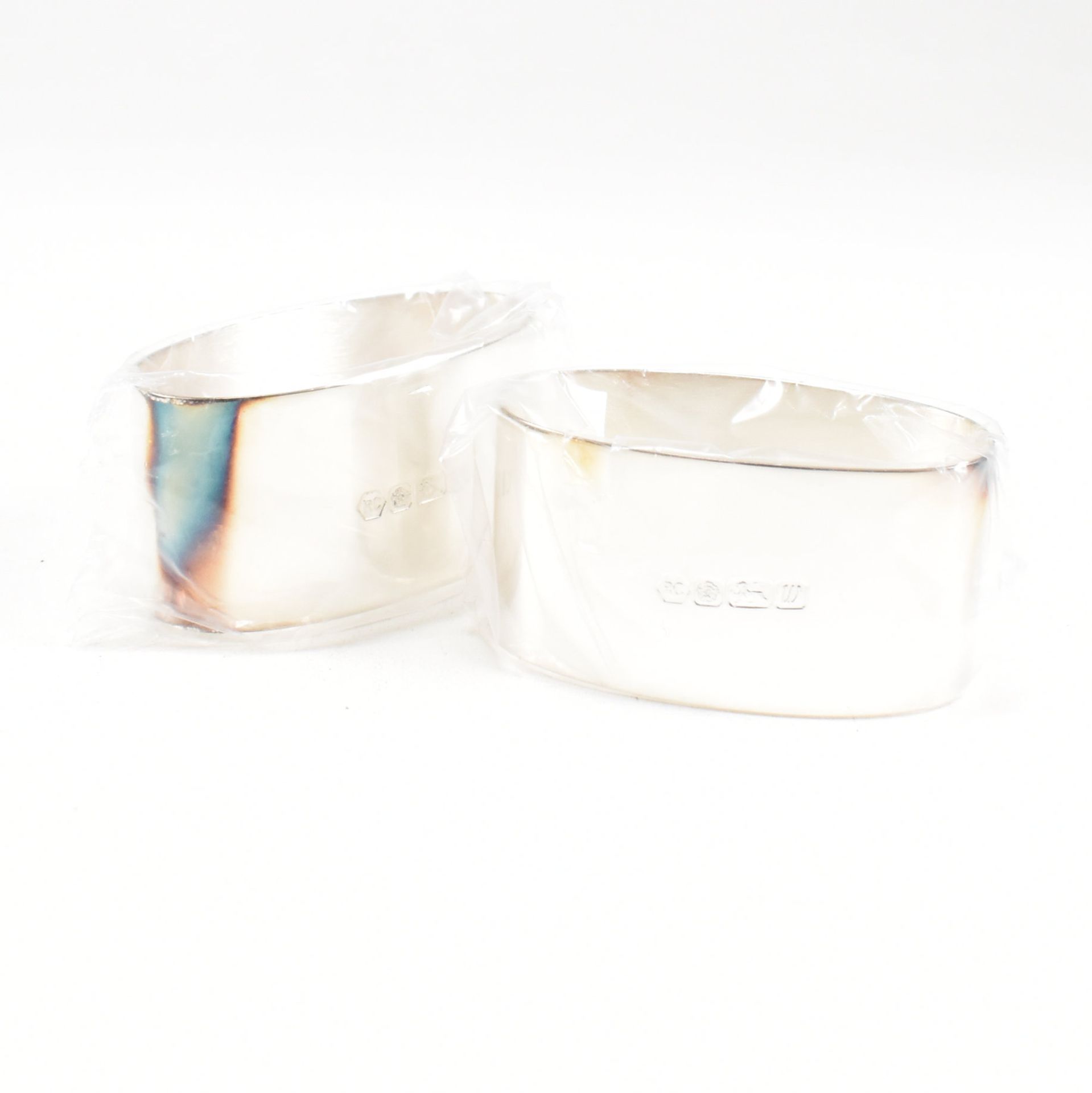 1990S CASED PAIR OF NAPKIN RINGS - Image 6 of 11