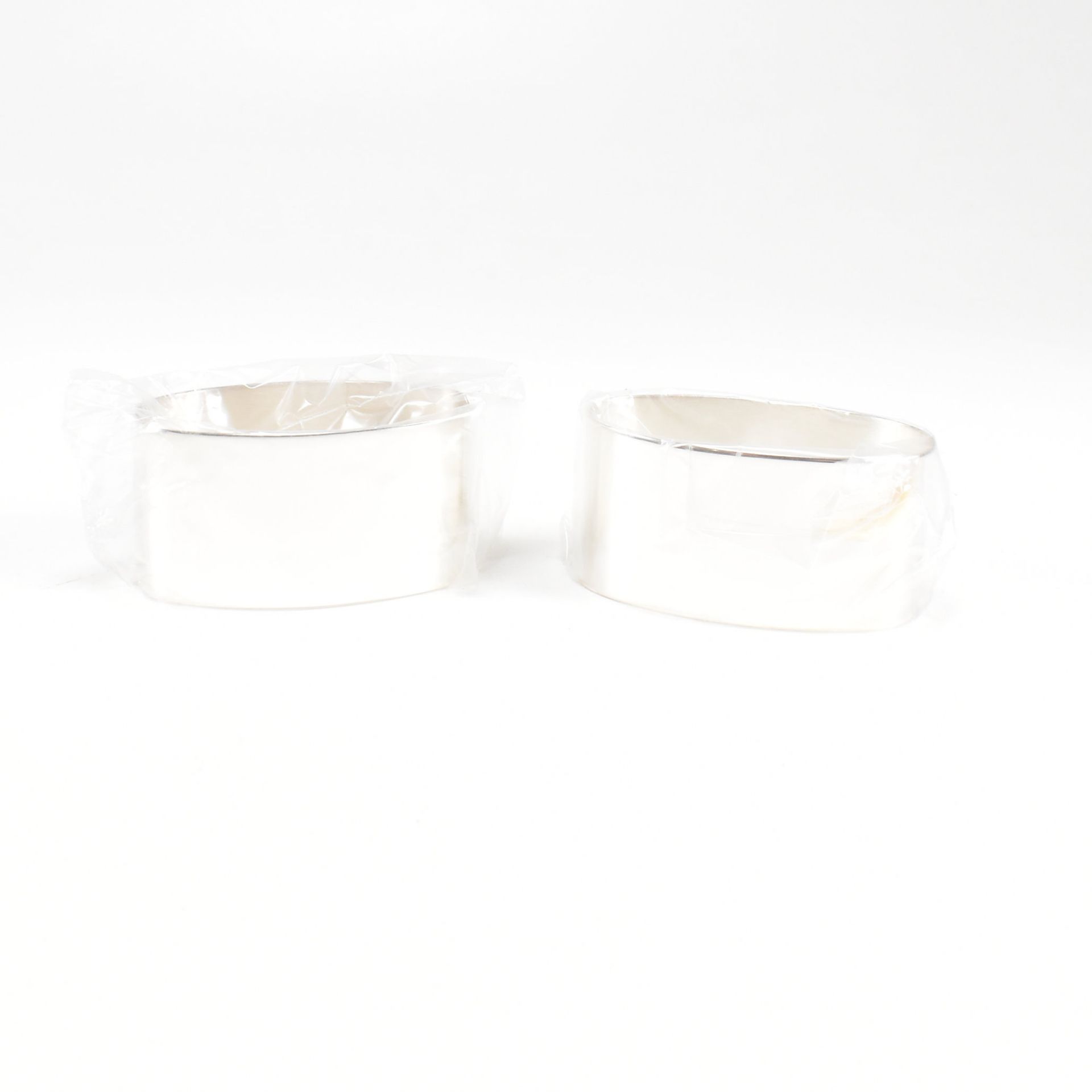 1990S CASED PAIR OF NAPKIN RINGS - Image 5 of 11