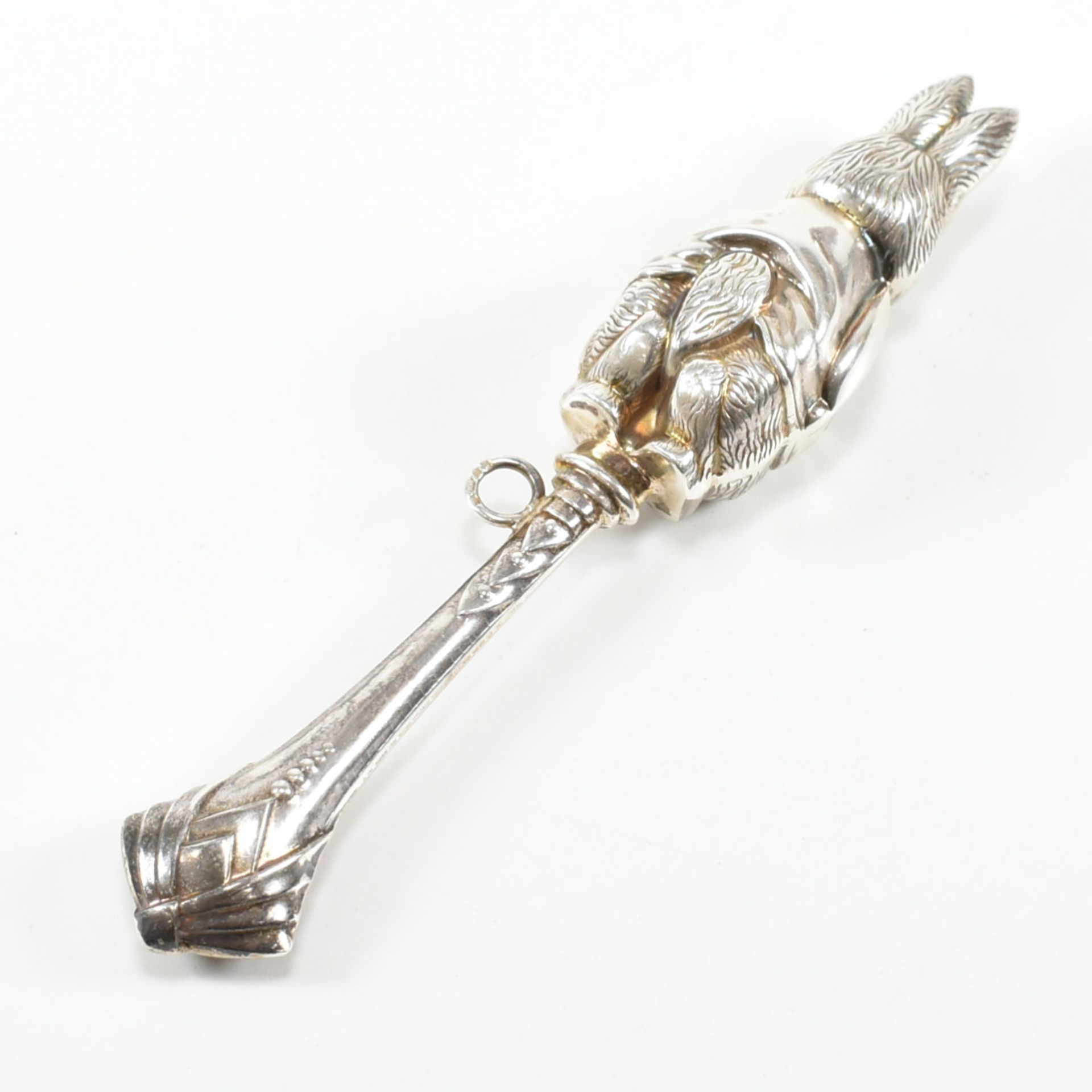 HALLMARKED SILVER RABBIT RATTLE - Image 4 of 5