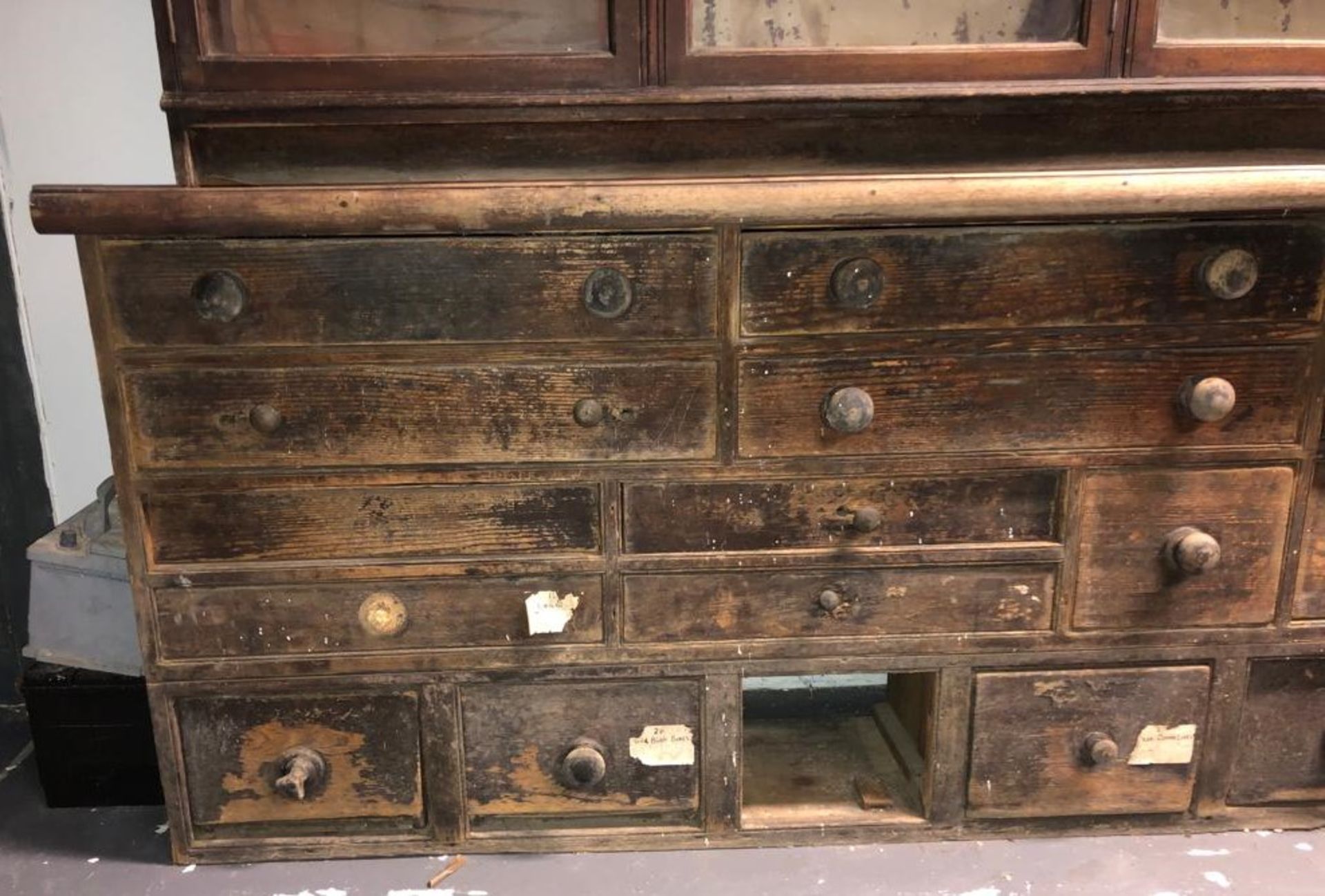 19TH CENTURY MAHOGANY AND PINE SHOP FITTING CABINET - Image 3 of 16