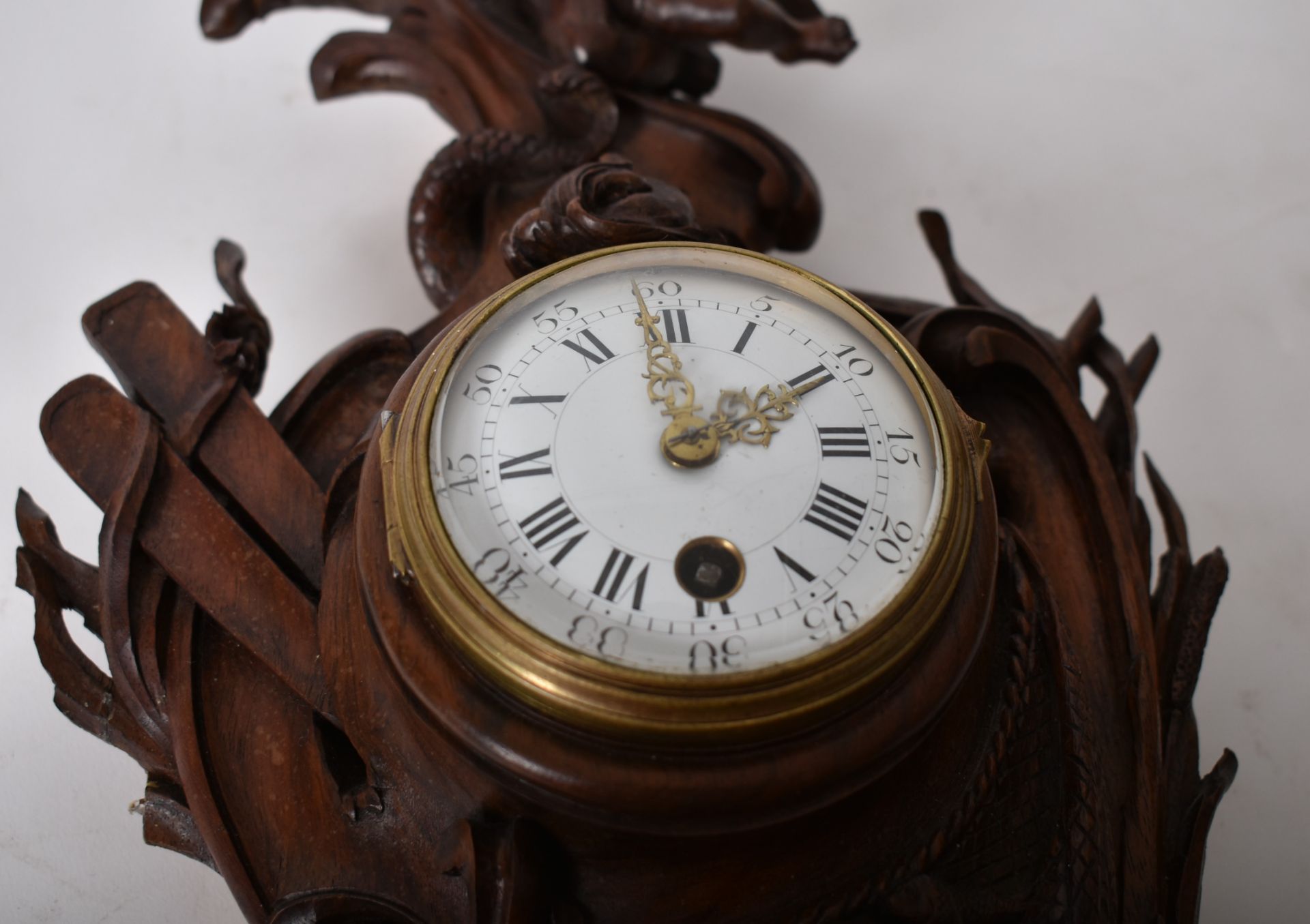 19TH CENTURY CARVED OAK BLACK FOREST WALL CLOCK - Image 3 of 8