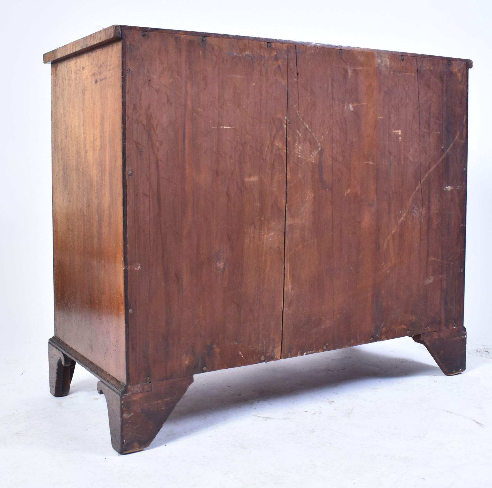 19TH CENTURY GEORGE III MAHOGANY CHEST OF DRAWERS - Image 3 of 5