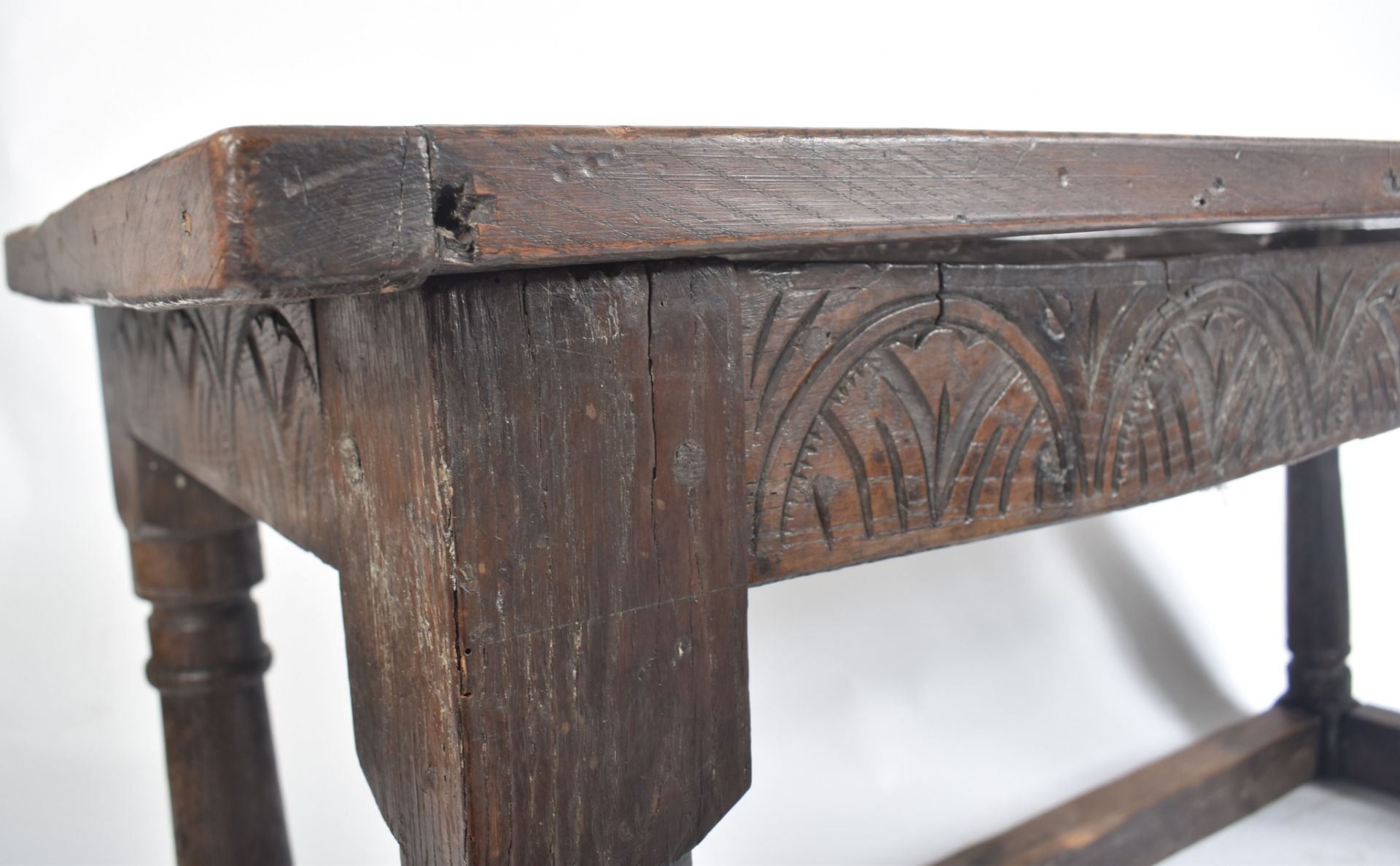 17TH CENTURY ENGLISH OAK REFECTORY DINING TABLE - Bild 3 aus 8