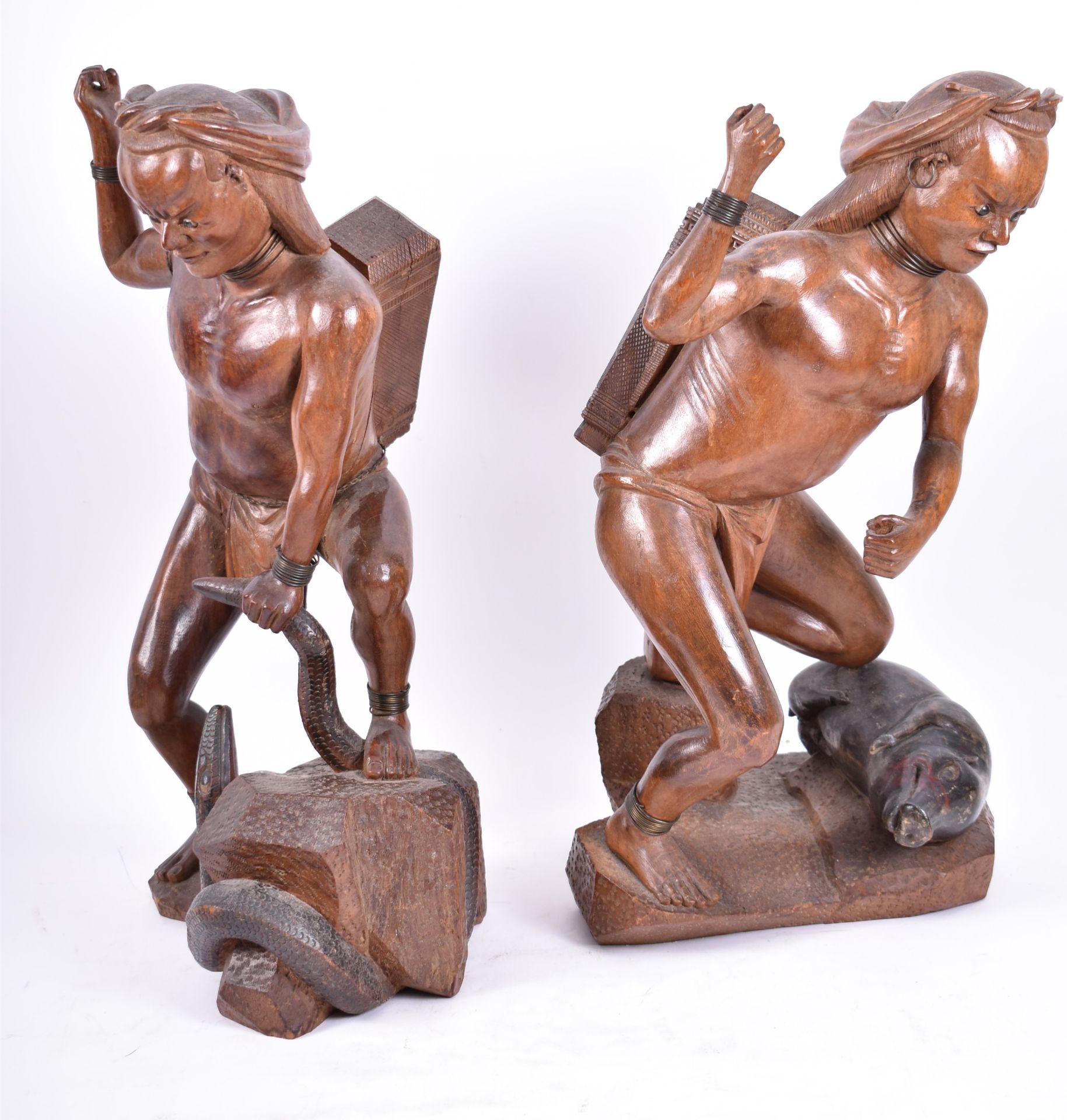 PAIR OF EARLY 20TH CENTURY ORIENTAL CARVED WOOD HUNTERS - Image 2 of 5