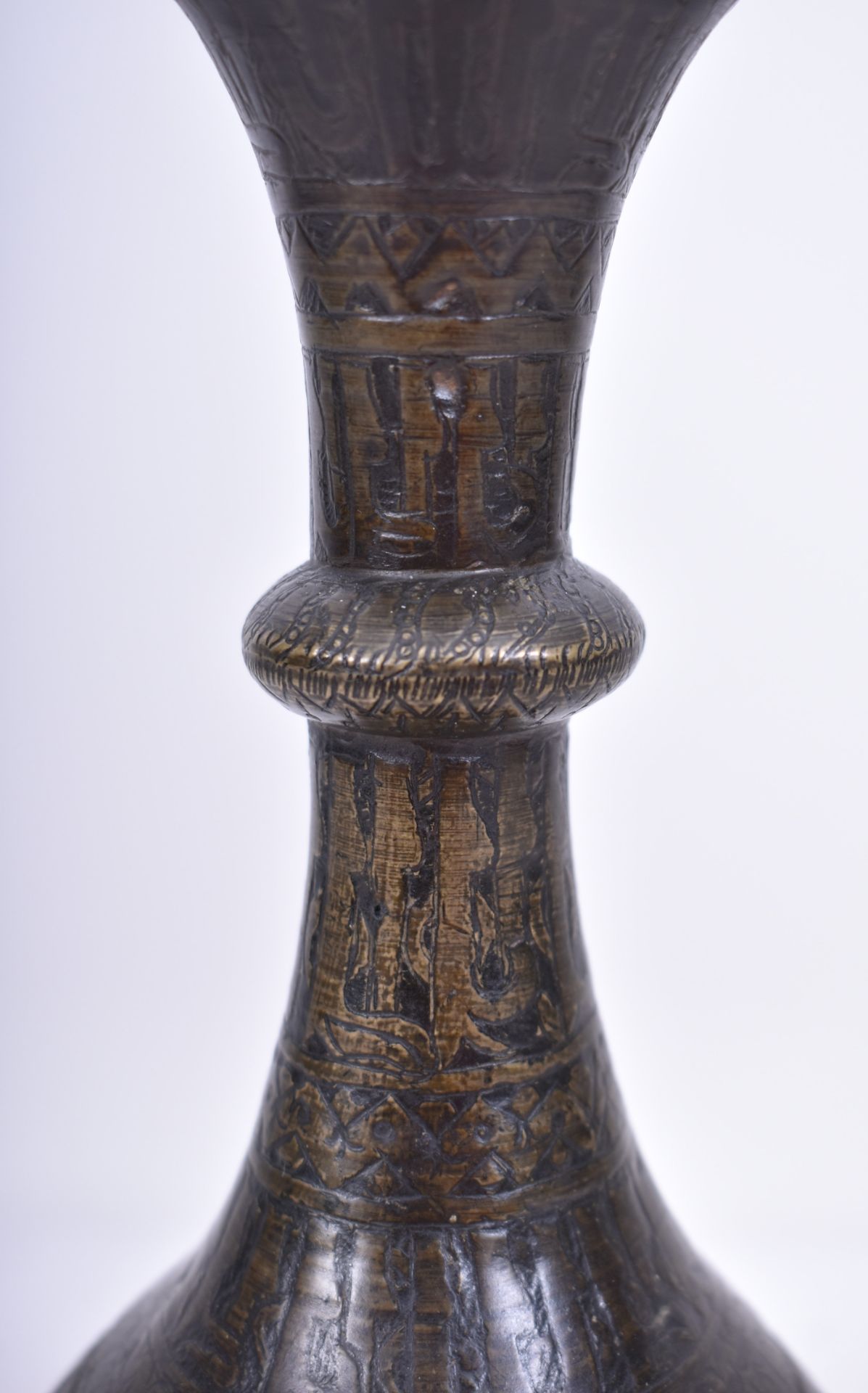 18TH CENTURY PERSIAN HAND CAST BRONZE VASE - Image 3 of 6