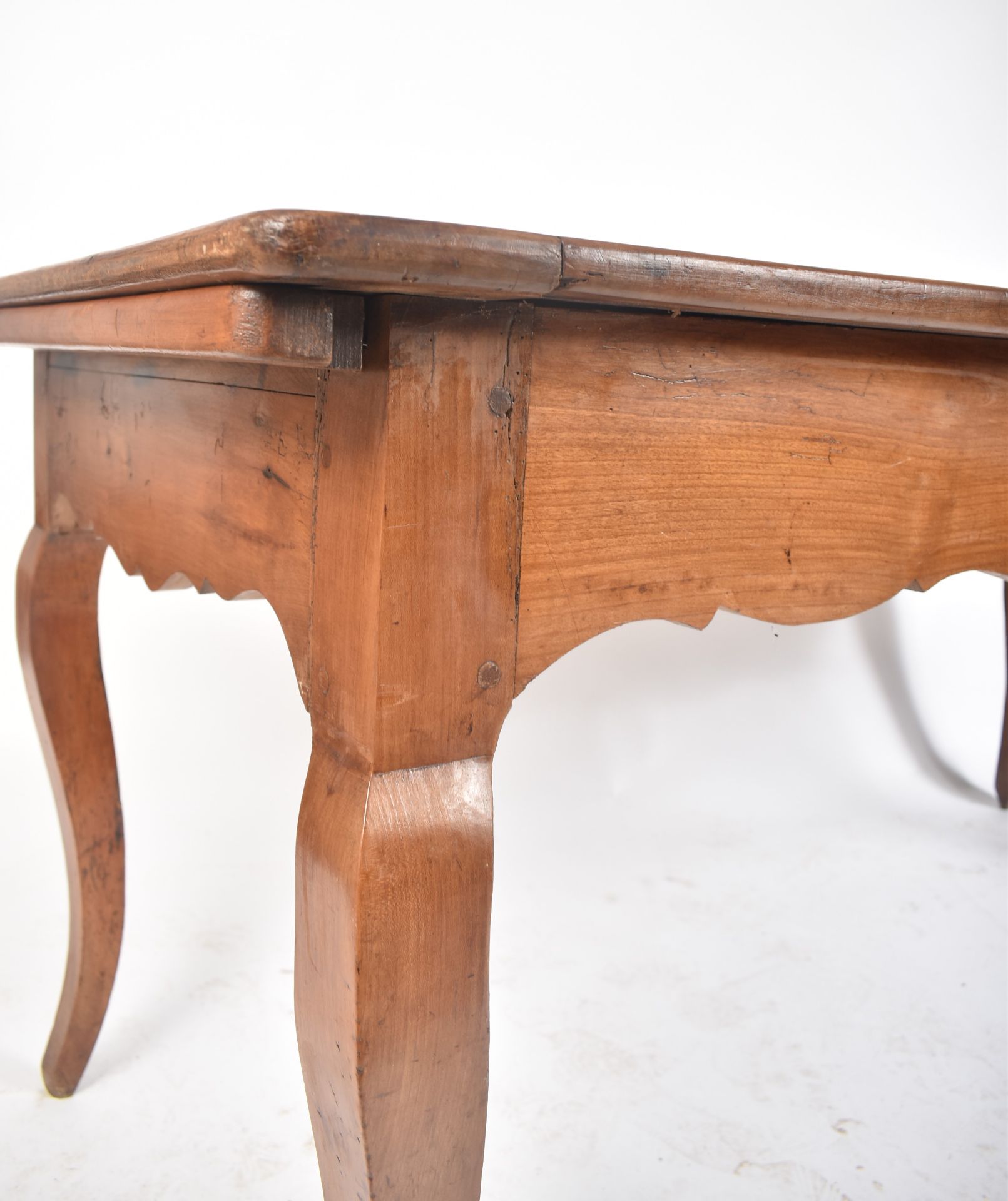 LATE 19TH CENTURY FRENCH FRUITWOOD REFECTORY TABLE - Bild 3 aus 10
