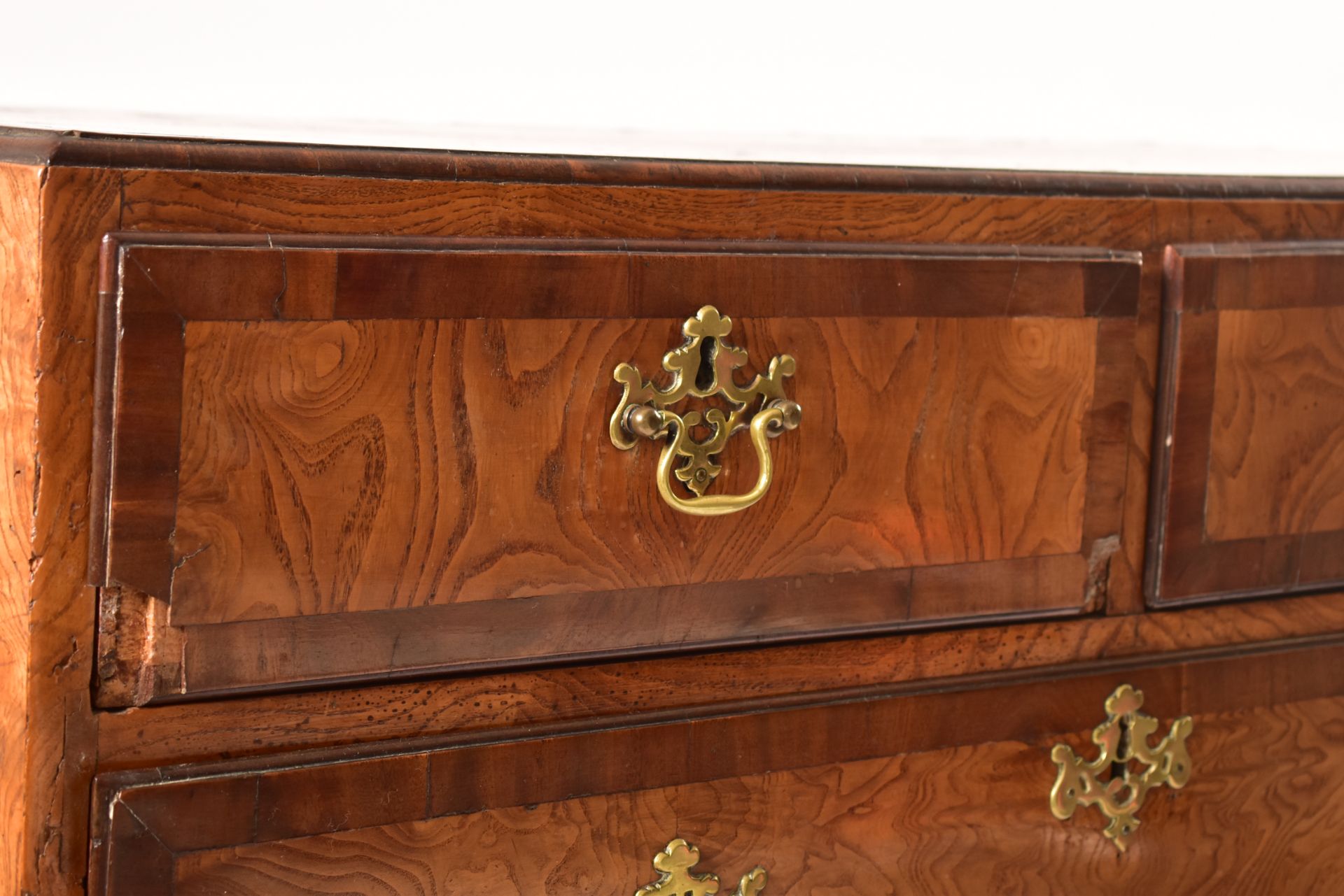 18TH CENTURY QUEEN ANNE POLLARD OAK CHEST OF DRAWERS - Image 5 of 9