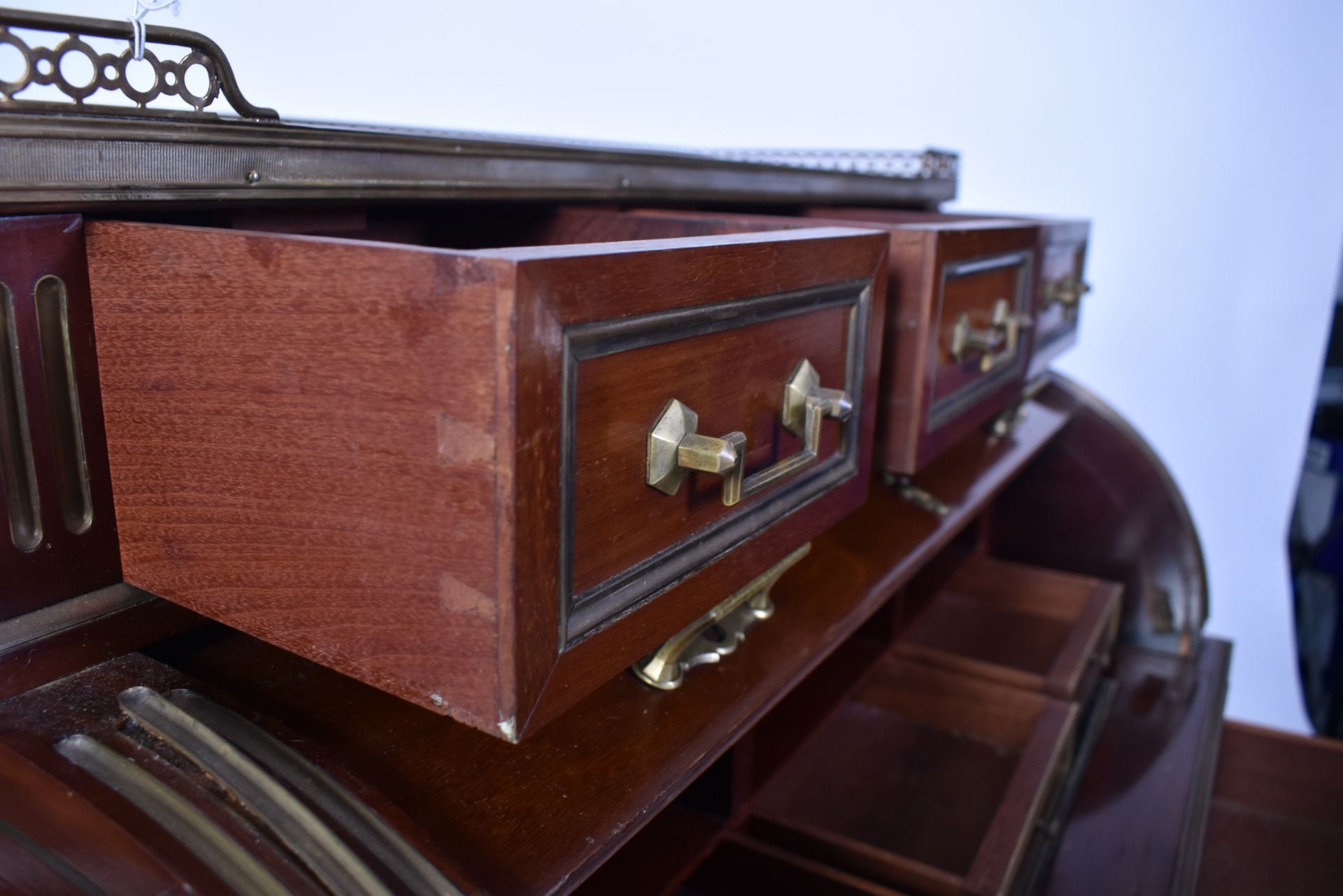 19TH CENTURY FRENCH EMPIRE MAHOGANY & MARBLE BUREAU - Image 4 of 7