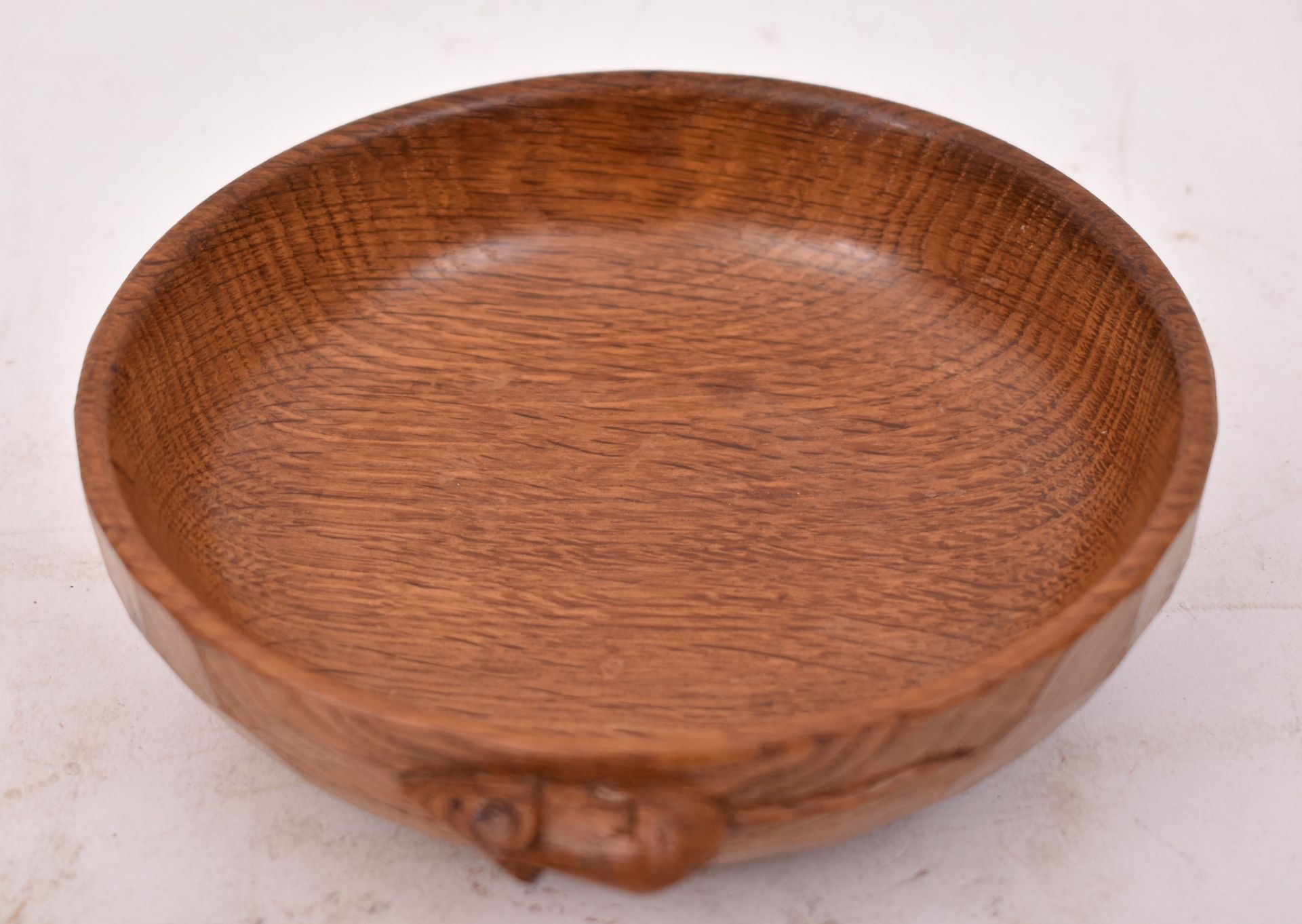 ROBERT THOMPSON OF KILBURN - A MOUSEMAN OAK BOWL - Image 2 of 4