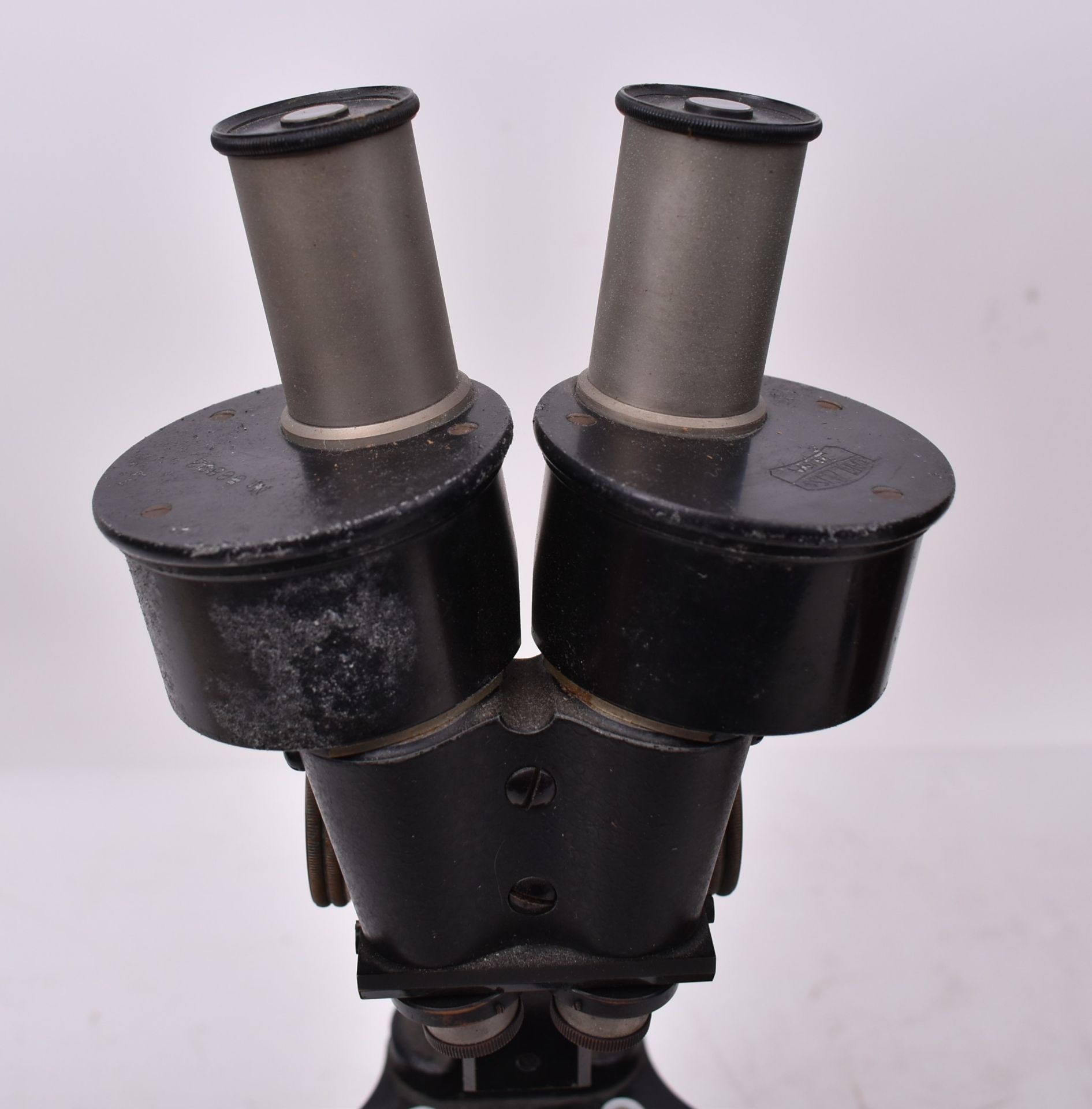 CARL ZEISS - EARLY 20TH CENTURY STEREO MICROSCOPE IN CASE - Image 3 of 10