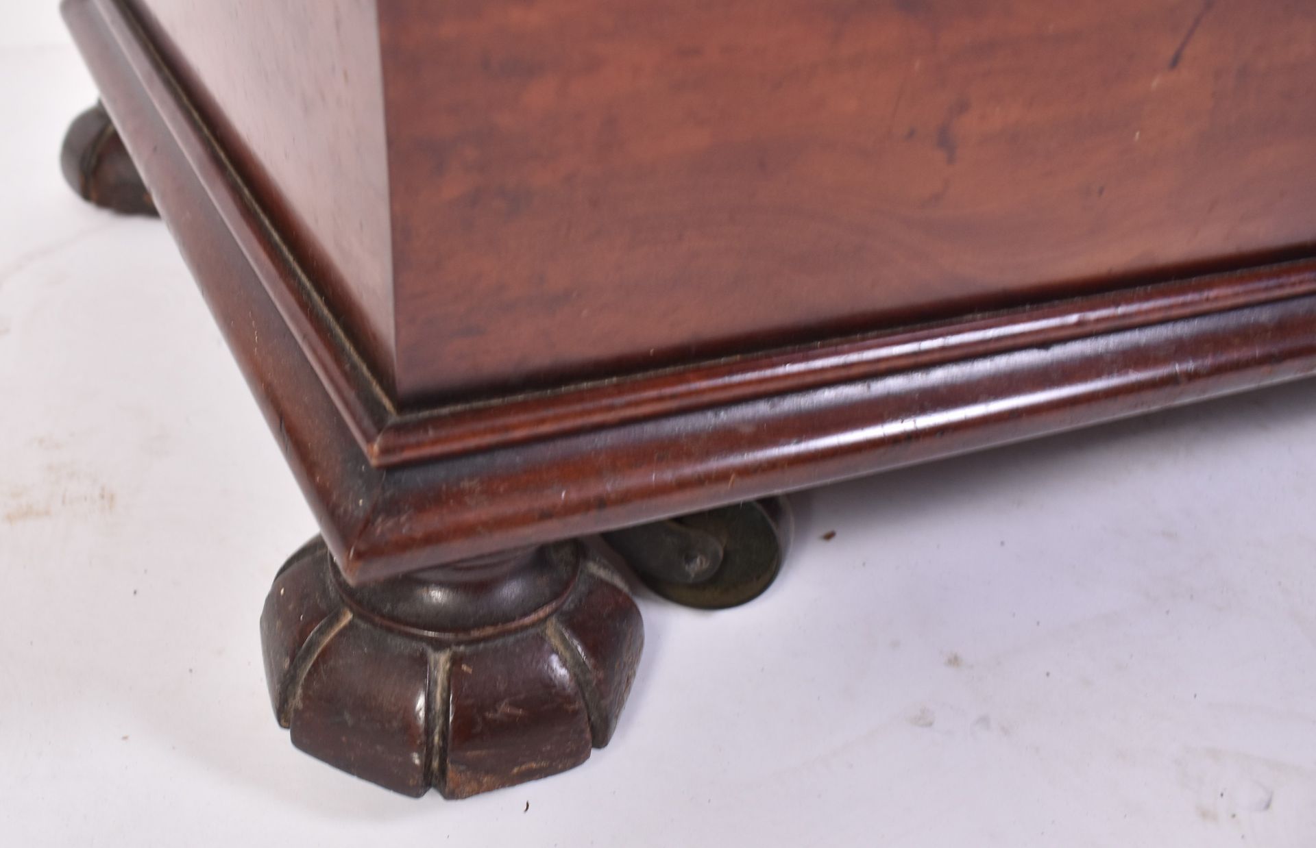 19TH CENTURY WILLIAM IV LARGE MAHOGANY WINE COOLER - Image 6 of 9