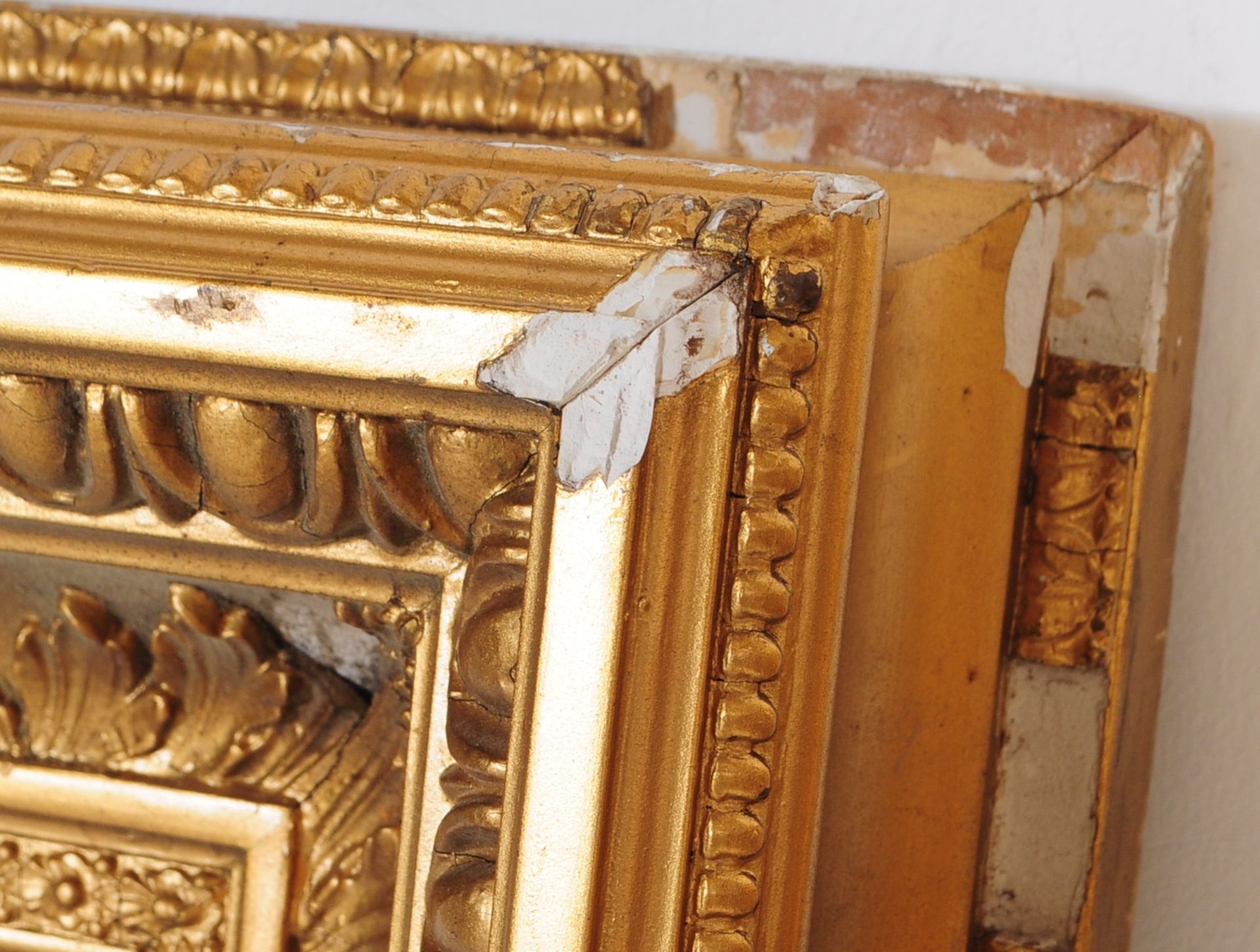 PAIR OF LARGE 19TH CENTURY VICTORIAN GILT WOOD FRAMES - Image 3 of 5