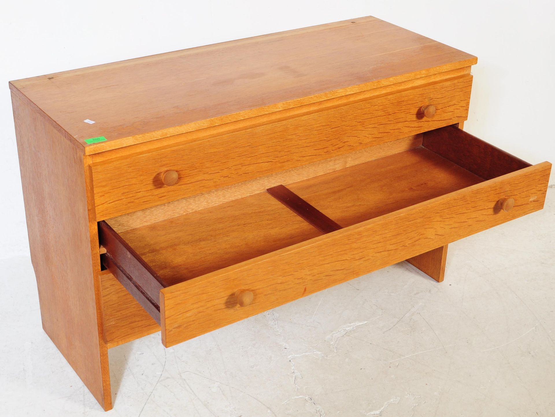 MID CENTURY MEREDEW LIGHT OAK CHEST OF DRAWERS - Image 4 of 6