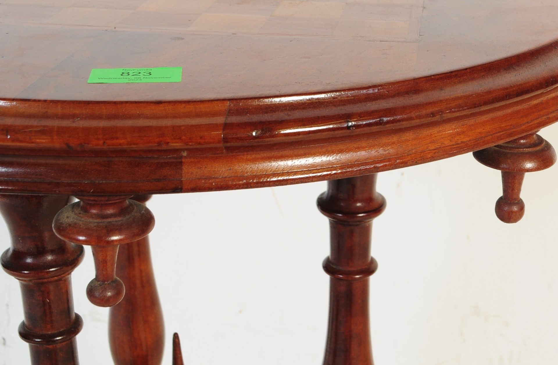 19TH CENTURY VICTORIAN WALNUT INLAID CHESS TABLE - Image 5 of 5