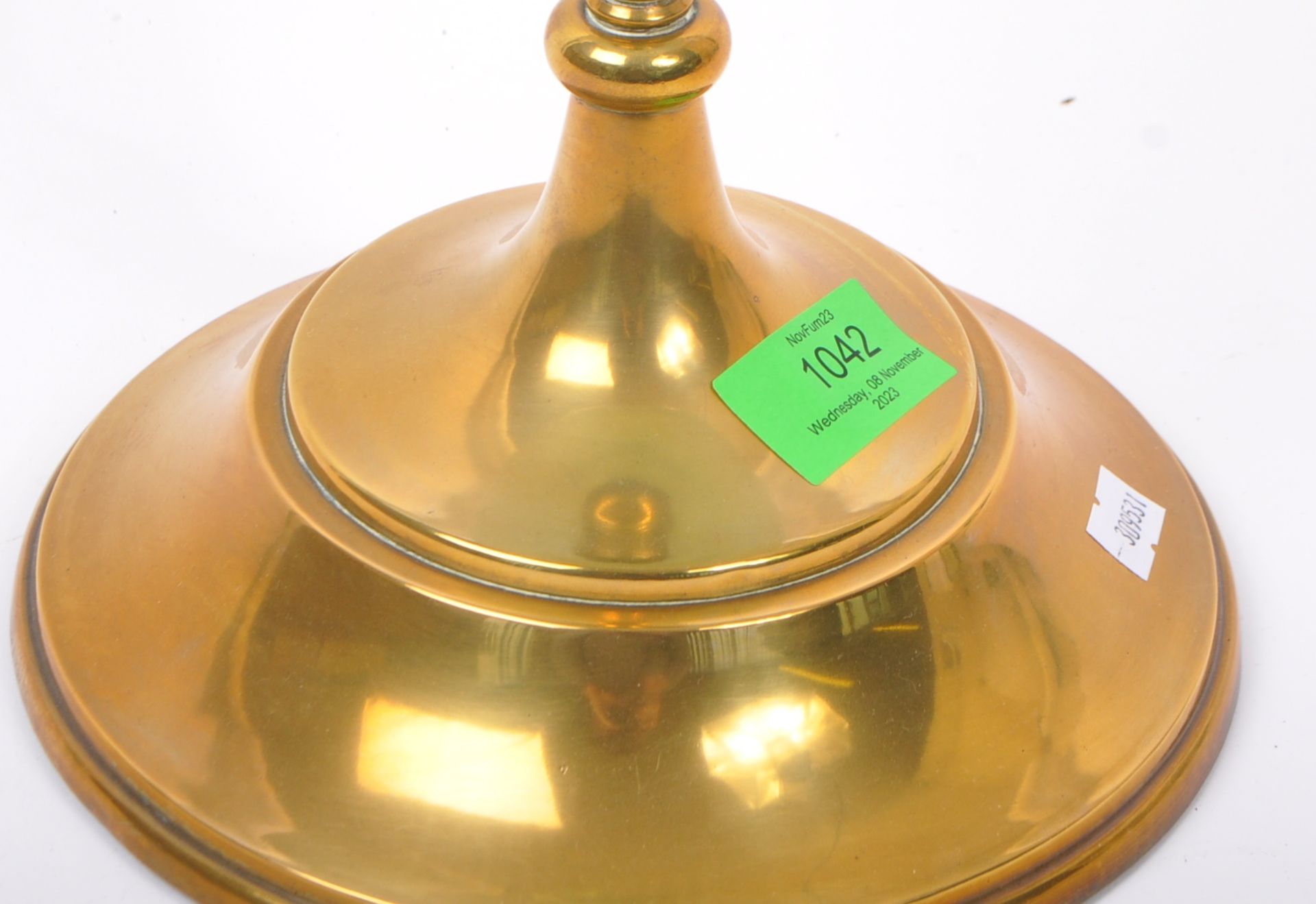 VICTORIAN 19TH CENTURY BRASS & GLASS OIL LAMP - Image 4 of 4