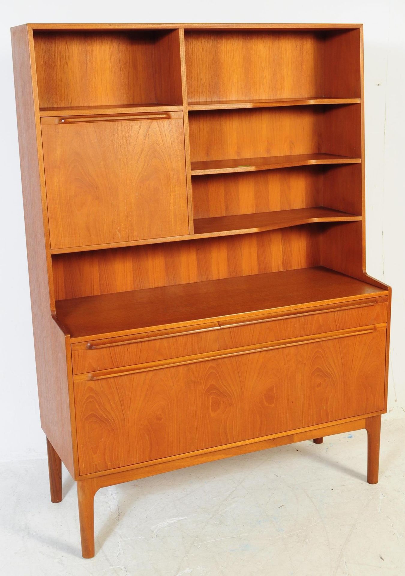 TOM ROBERTSON - MCINTOSH TEAK SIDEBOARD HIGHBOARD - Image 2 of 6