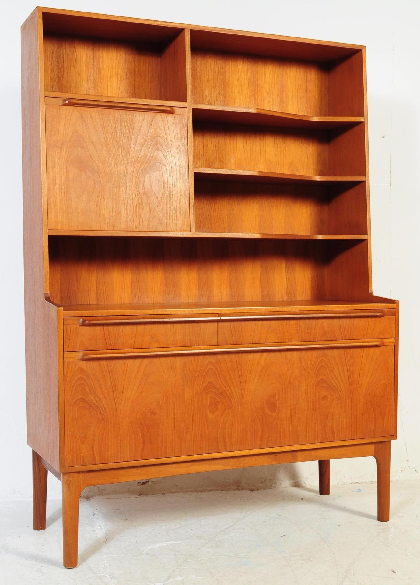 TOM ROBERTSON - MCINTOSH TEAK SIDEBOARD HIGHBOARD