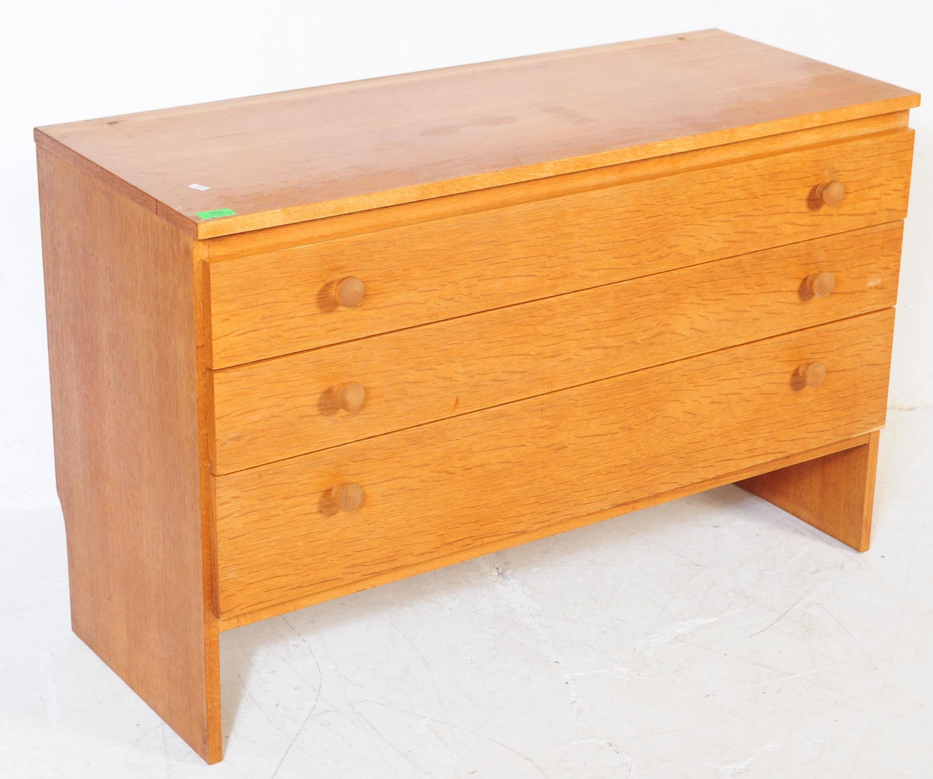 MID CENTURY MEREDEW LIGHT OAK CHEST OF DRAWERS - Image 2 of 6