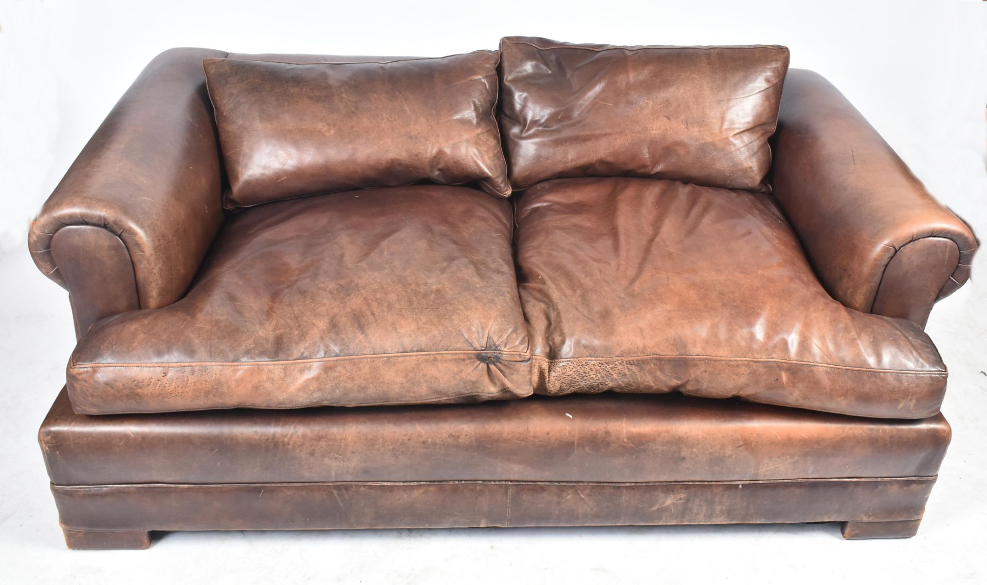 MODERN HIGH-END BRITISH DESIGN TWO SEATER LEATHER SOFA - Image 2 of 7