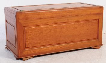 20TH CENTURY CHINESE PLAIN CAMPHORWOOD BLANKET BOX