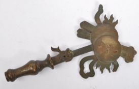 19TH CENTURY CHINESE BRONZE FLAG POLE TOPPER