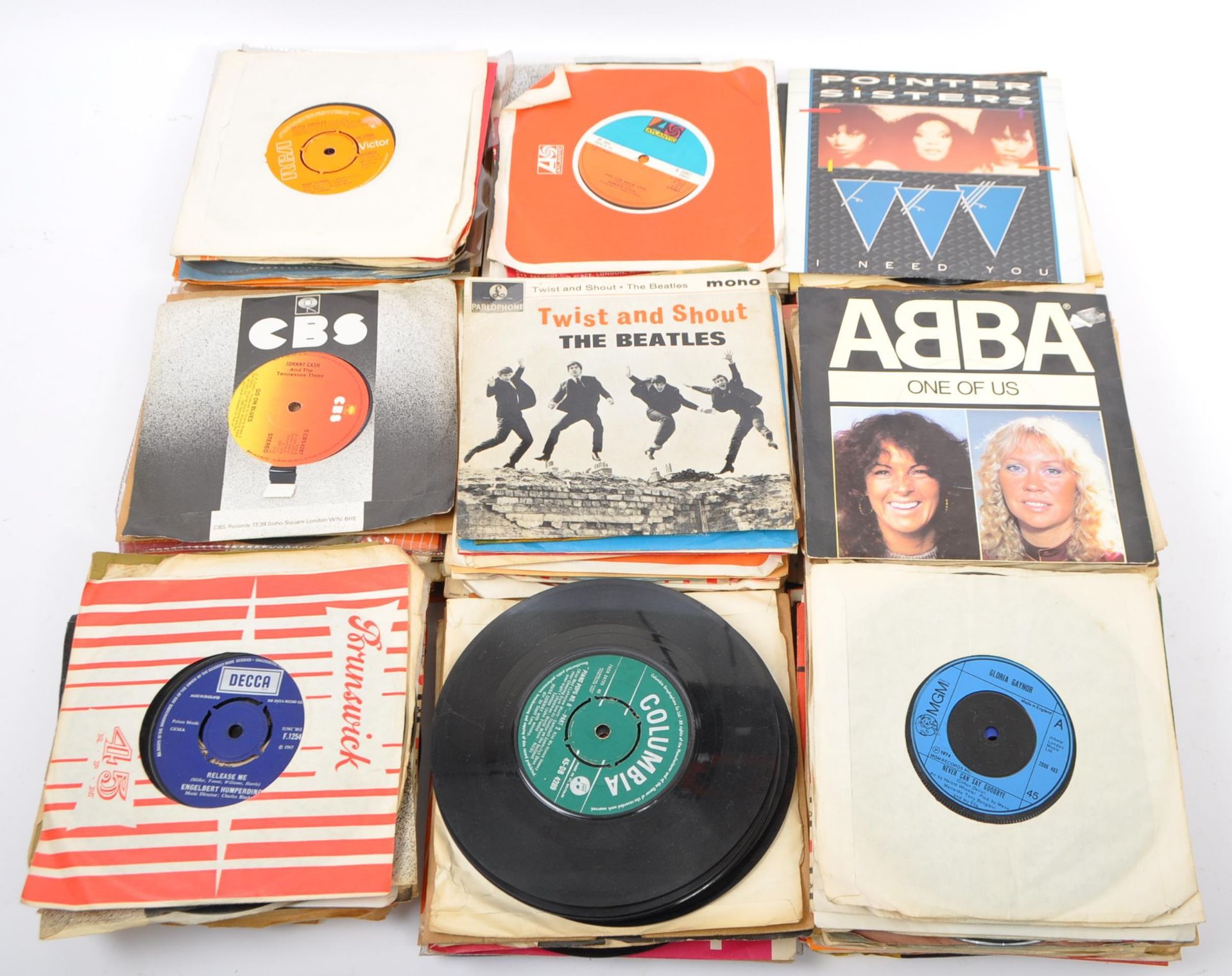 LARGE COLLECTION OF 45 RPM MUSIC VINYL RECORD SINGLES