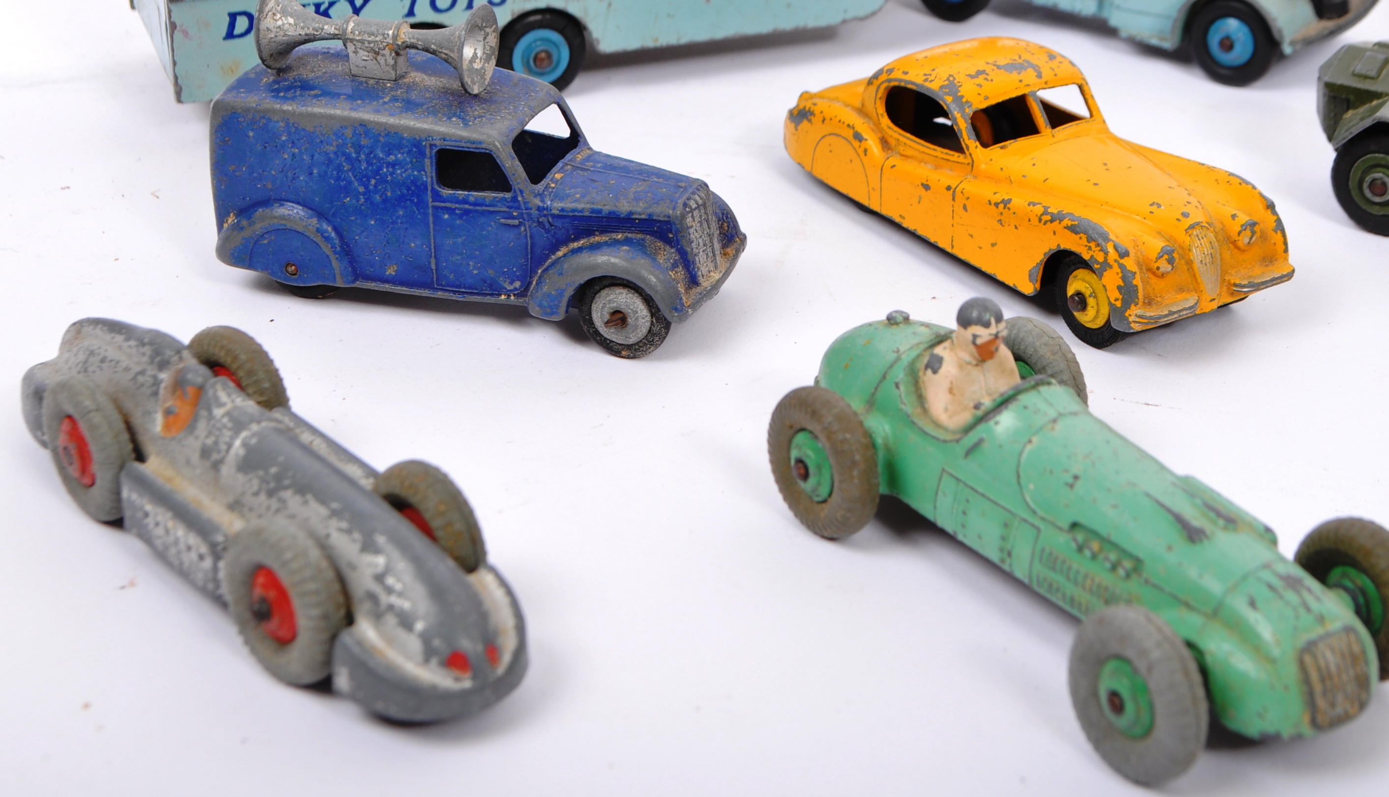 COLLECTION OF VINTAGE DINKY SUPERTOYS DIECAST MODELS - Image 3 of 5