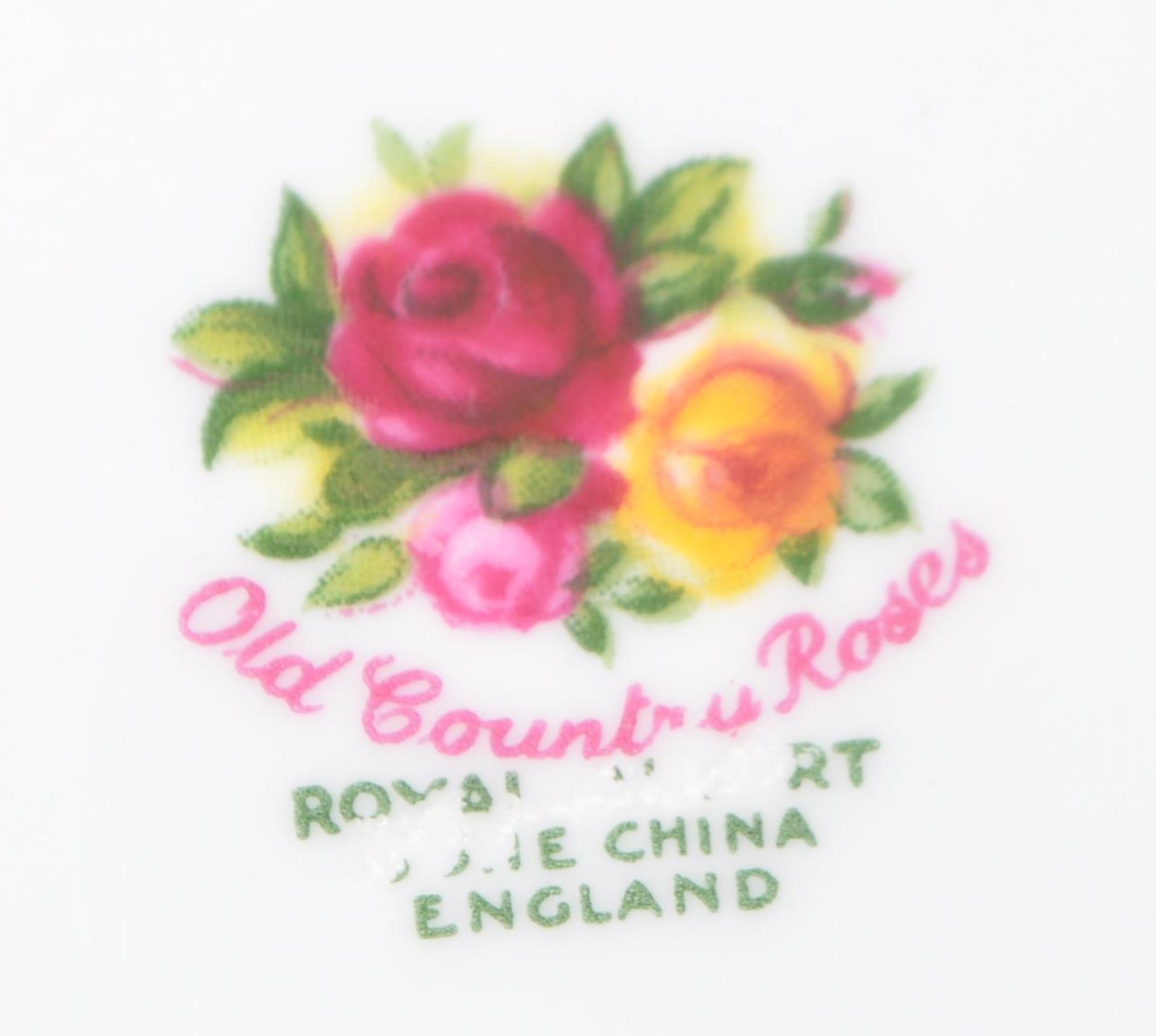 COLLECTION OF ROYAL ALBERT OLD COUNTRY ROSES TEA SET - Image 6 of 6
