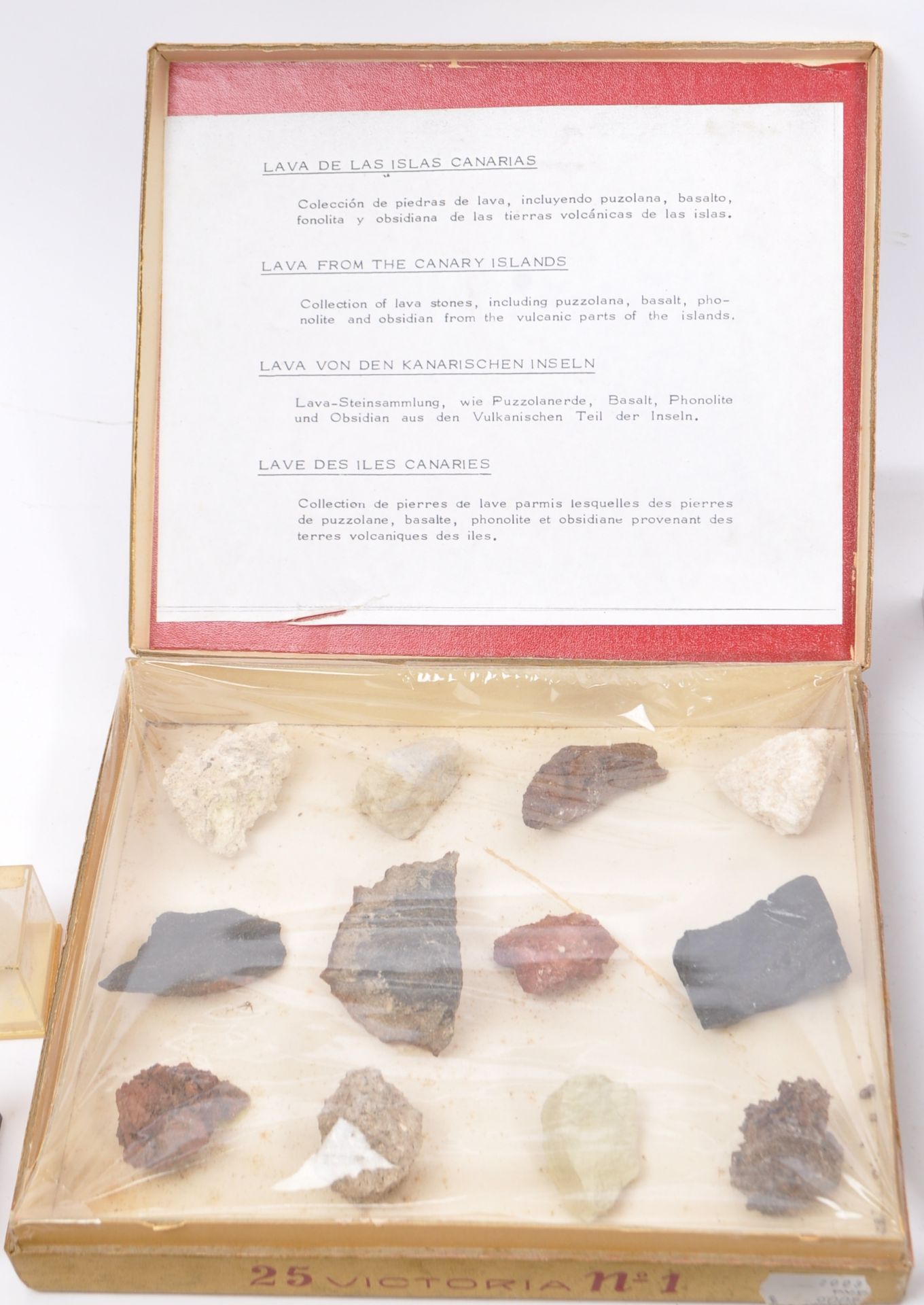 COLLECTION OF GEOLOGY INTEREST MINERAL ROCK SPECIMENS - Image 6 of 7