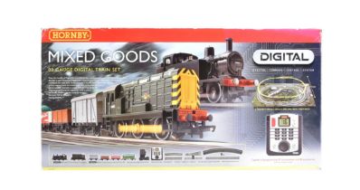 VINTAGE HORNBY OO GAUGE MODEL RAILWAY MIXED GOODS TRAINSET