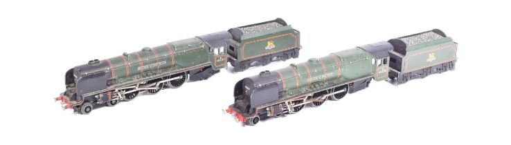 MODEL RAILWAY - TWO VINTAGE HORNBY DUBLO OO GAUGE LOCOMOTIVES