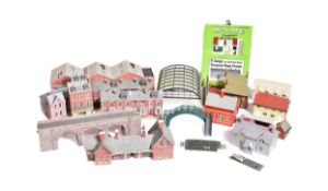 MODEL RAILWAY - LARGE COLLECTION OF TRACKSIDE ACCESSORIES