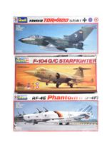 MODEL KITS - X3 REVELL 1/32 SCALE FIGHER AIRCRAFT MODEL KITS