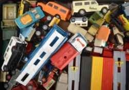 DIECAST - LARGE COLLECTION OF ASSORTED LOOSE DIECAST