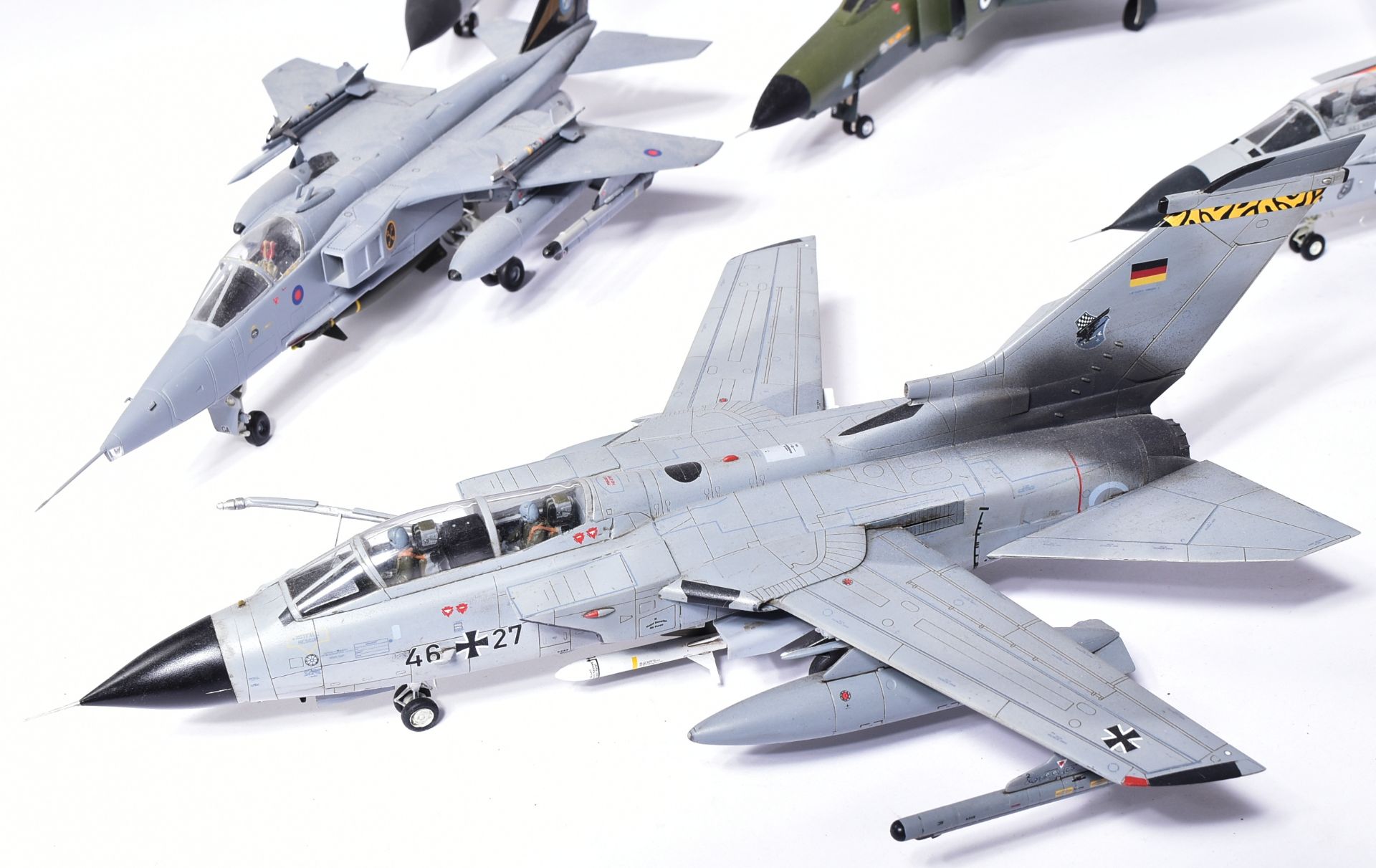 MODEL KITS - COLLECTION OF X6 BUILT MODEL KITS OF AIRCRAFT INTEREST - Image 5 of 5