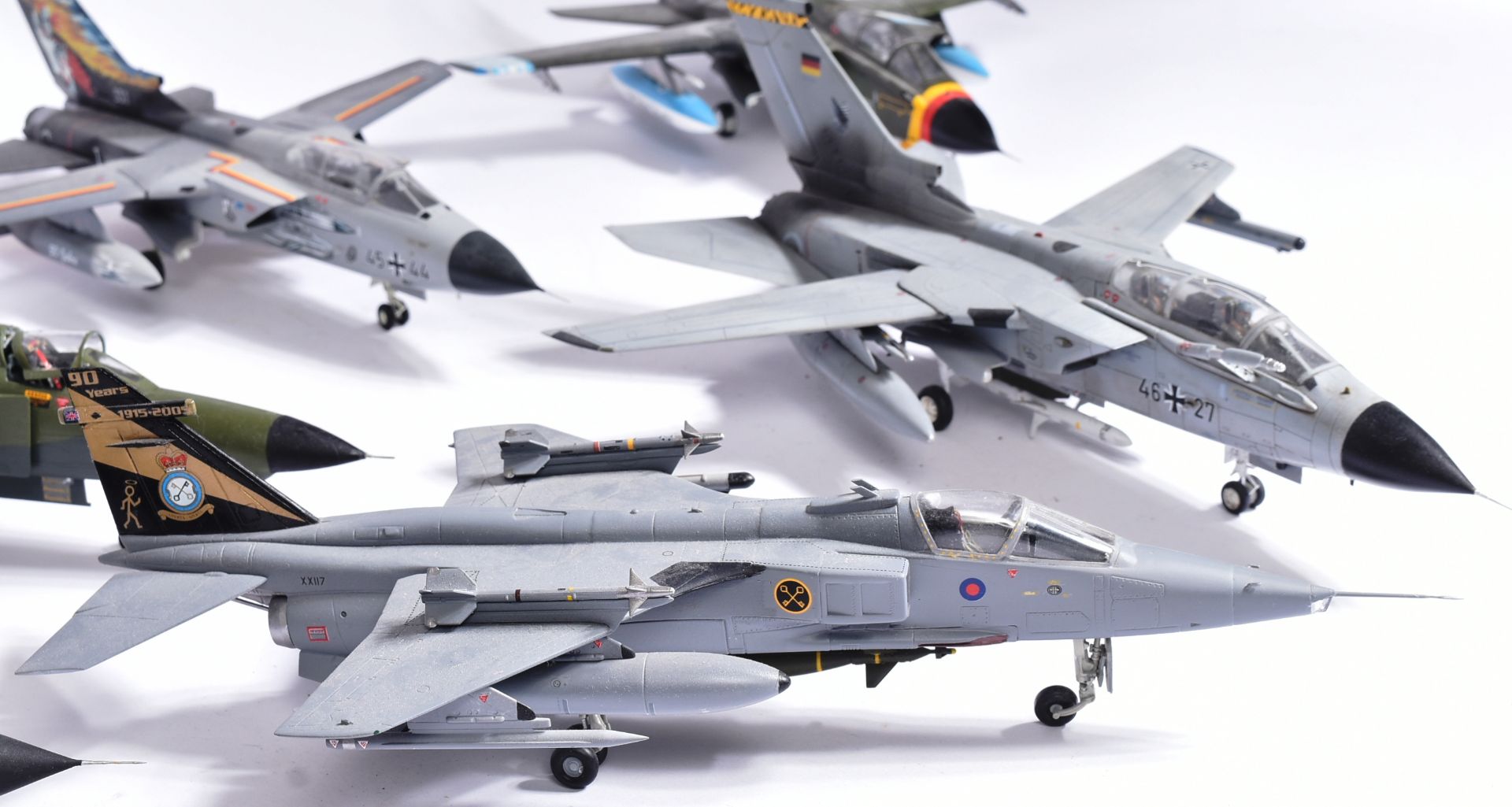 MODEL KITS - COLLECTION OF X6 BUILT MODEL KITS OF AIRCRAFT INTEREST - Image 3 of 5