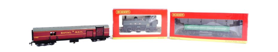 COLLECTION OF X3 HORNBY OO GAUGE TRAINSET LOCOMOTIVE AND ROLLING STOCK