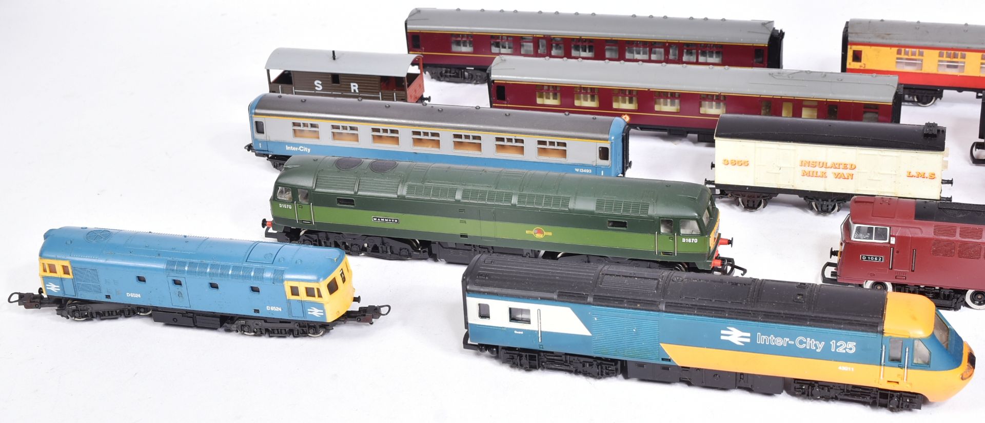 MODEL RAILWAY - COLLECTION ASSORTED DIESEL LOCOS - Image 5 of 5