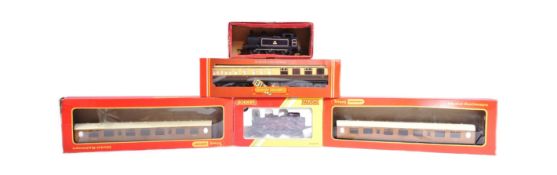 COLLECTION OF X5 HORNBY / TRIANG TRAINSET CARRIAGES AND LOCOMOTIVES