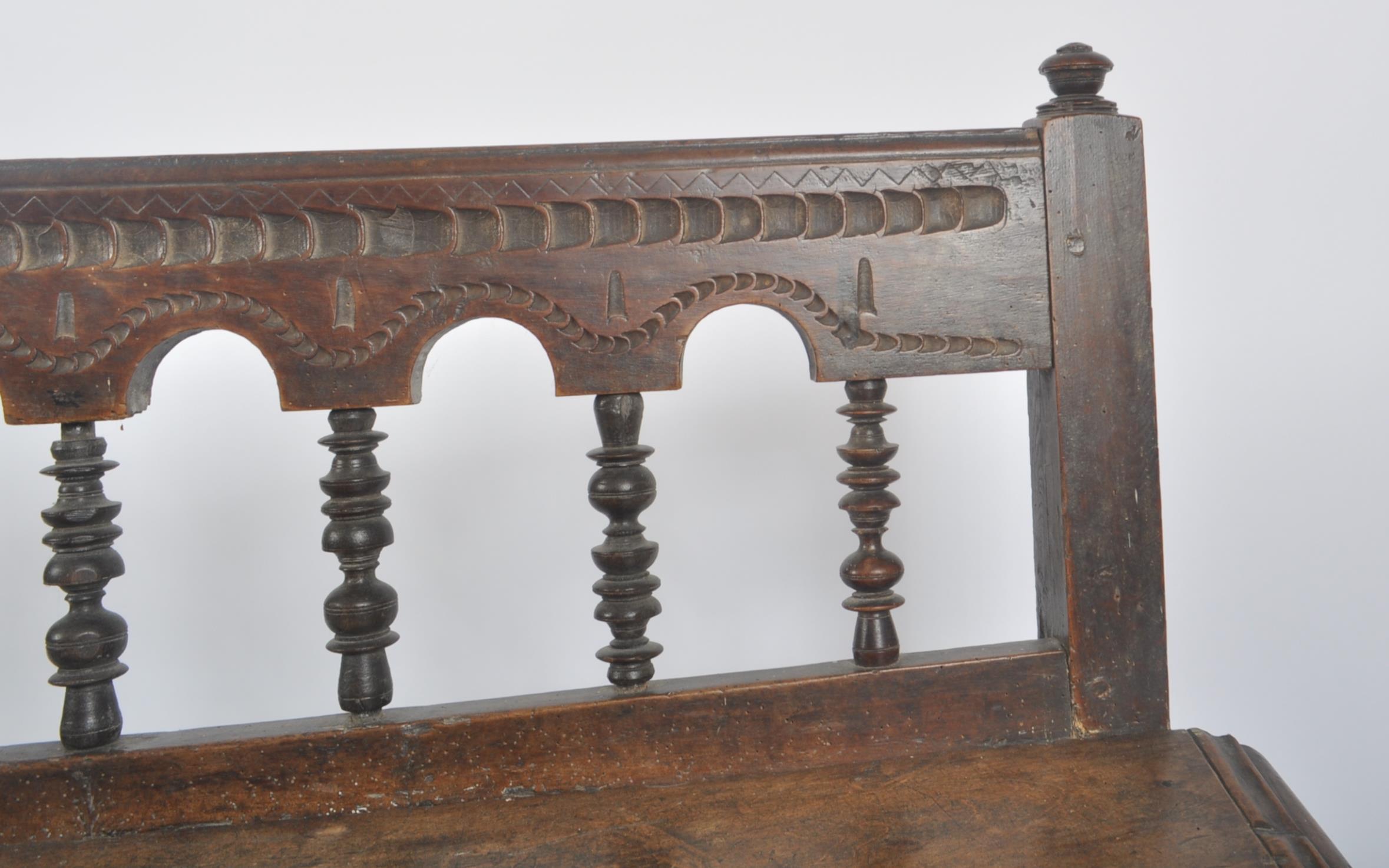 17TH CENTURY SPANISH CONTINENTAL WALNUT ECCLESIASTIC BENCH - Image 4 of 6