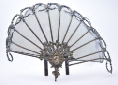 19TH CENTURY VICTORIAN BRASS FAN FIRE GUARD SCREEN